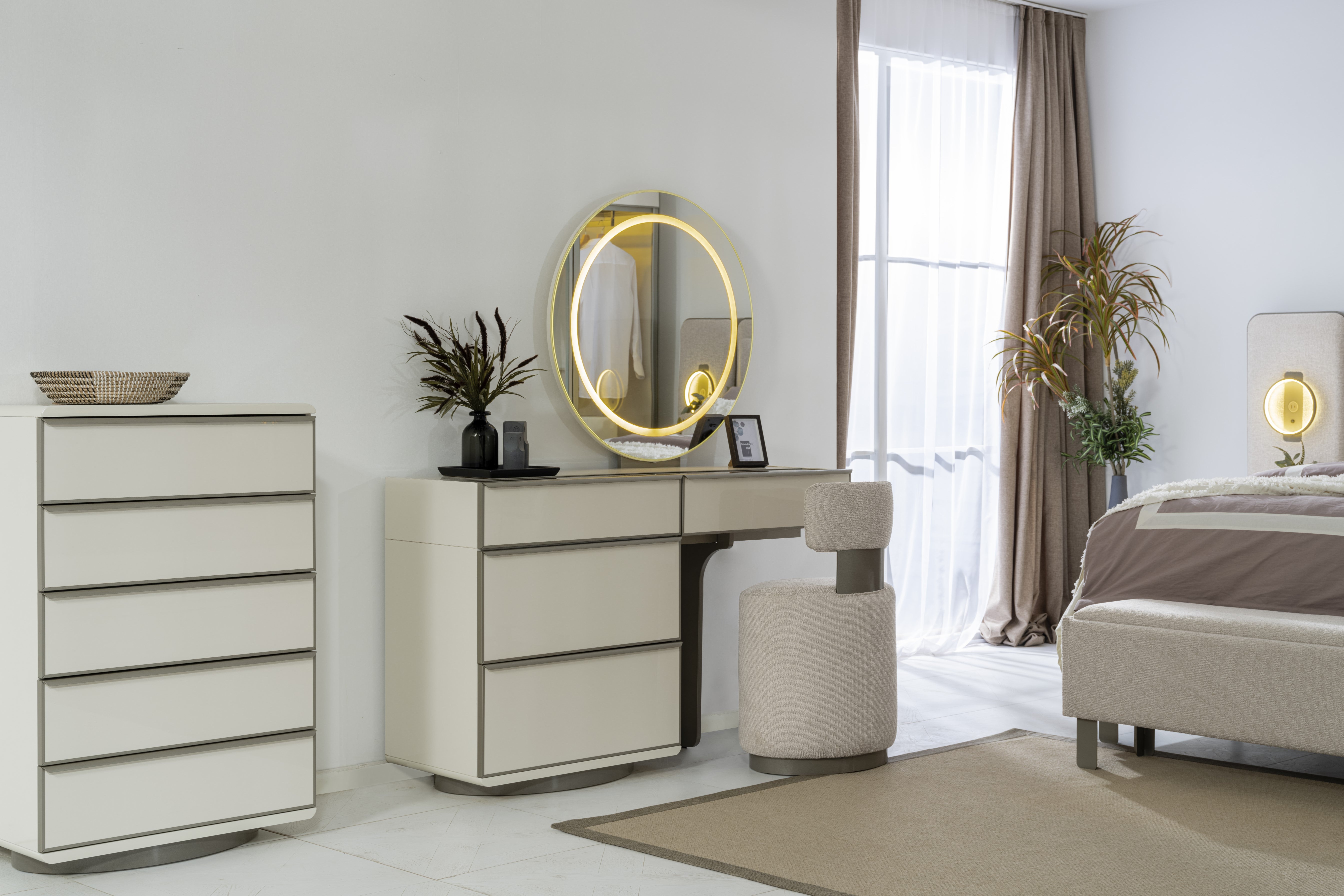 Тоалетка «Kasmir» + скрин с четири чекмеджета и огледало, размер 143х86х45см