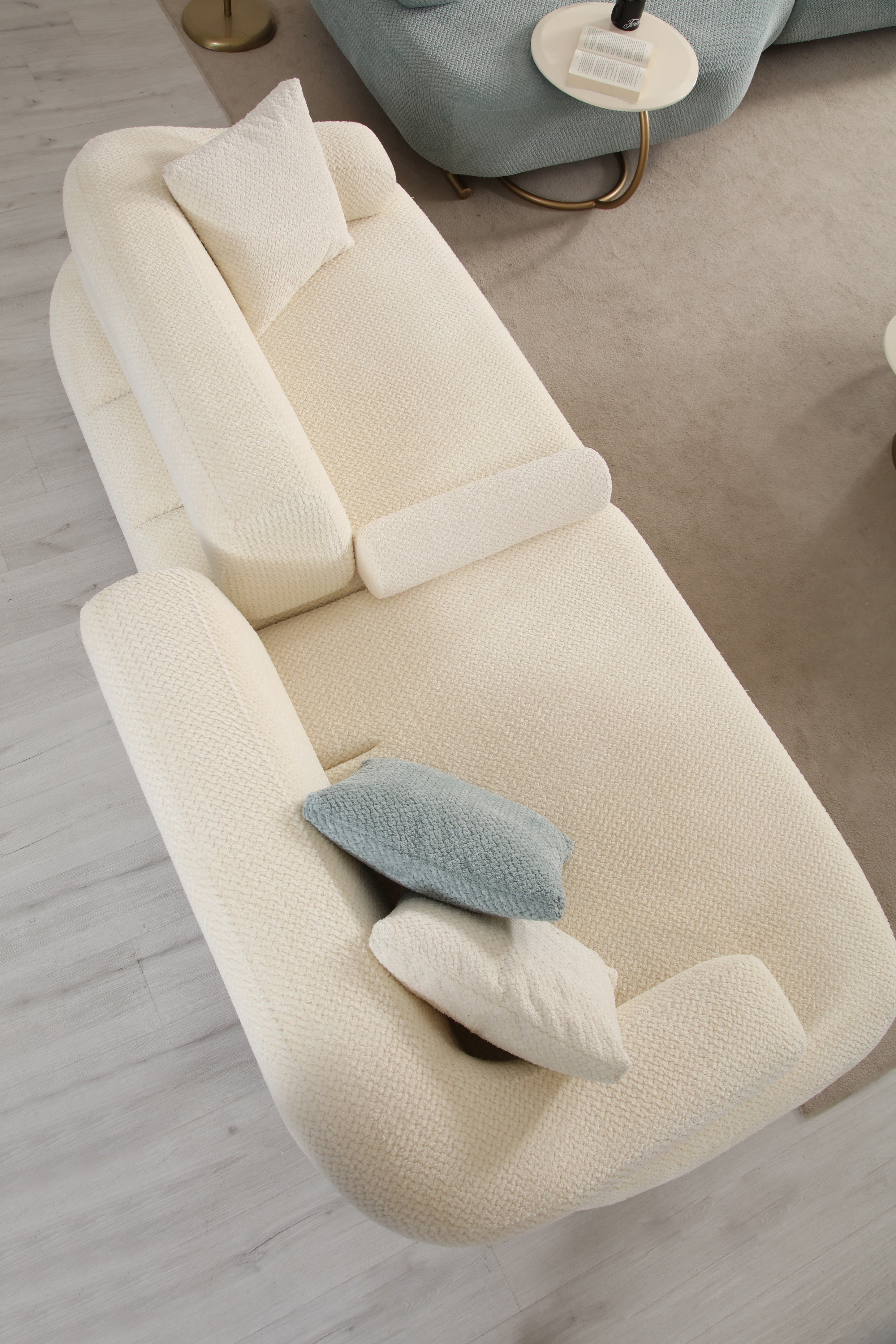 Триместен диван Prada