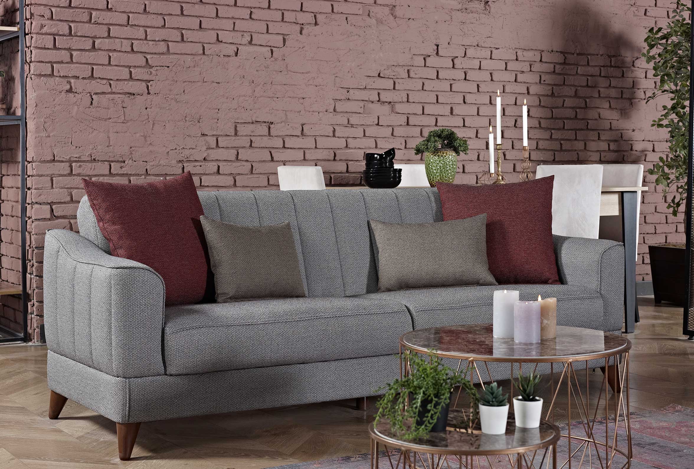 Триместен разтегателен диван «Prestige» + 2 декоративни възглавници, ширина 218см