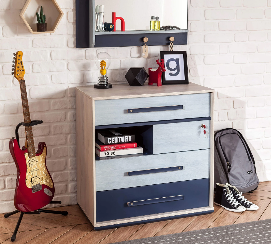 Скрин «Trio» с четири чекмеджета, размер 80х83х46см