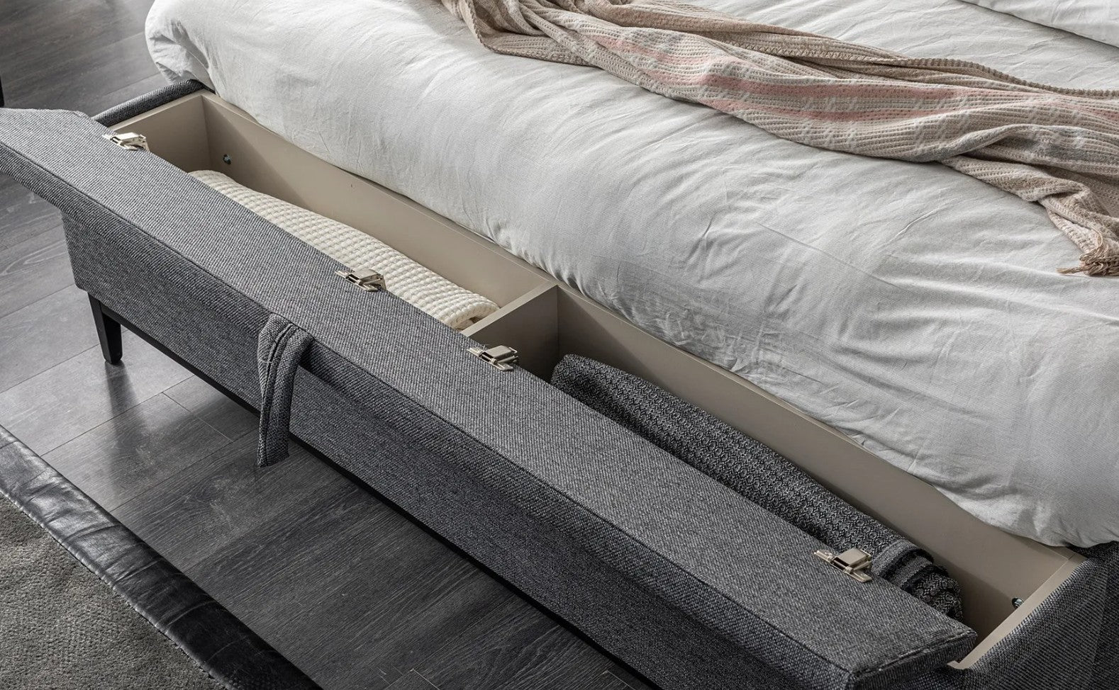 Тапицирано легло «Defne» + табла и пейка за легло - с място за съхранение, повдигащ механизъм