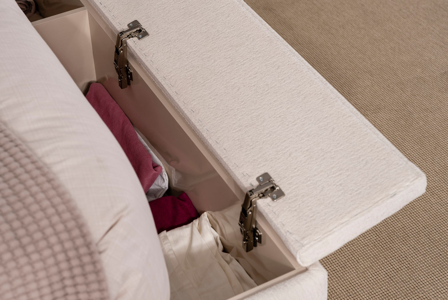 Тапицирано легло «Bagdat» + табла с осветление - с място за съхранение, повдигащ механизъм