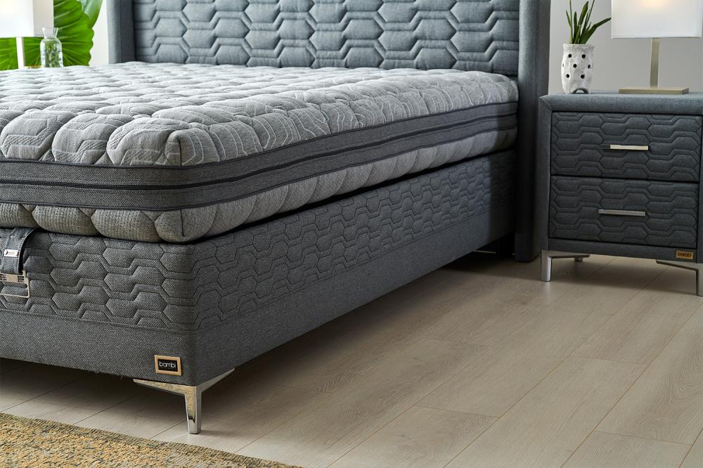 Тапицирано нощно шкафче «Visco Fresh Glass» + две чекмеджета и стъклен плот, размер 52х57х45см