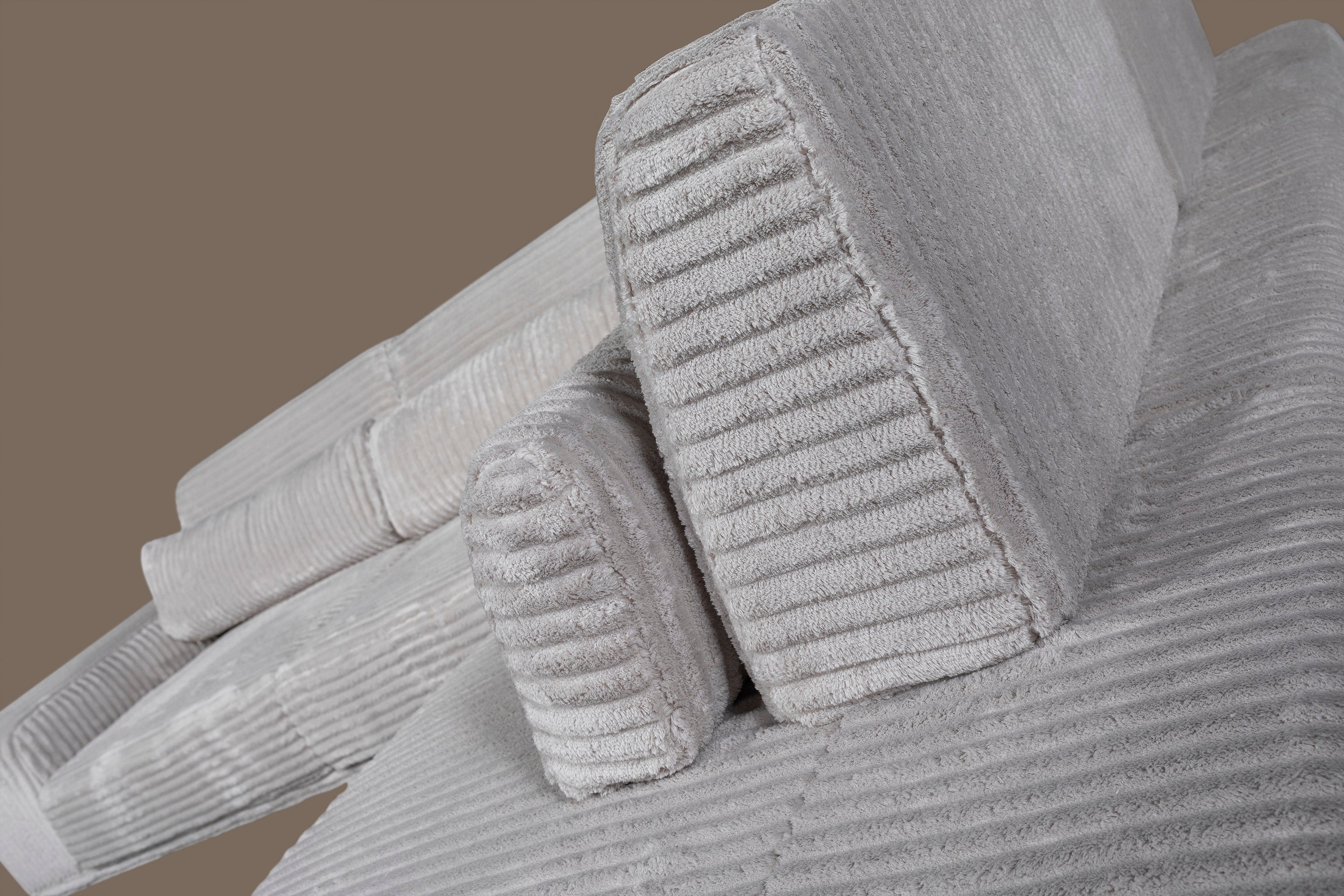 Ъглов диван «Zagreb» + декоративни възглавници, ширина 330см