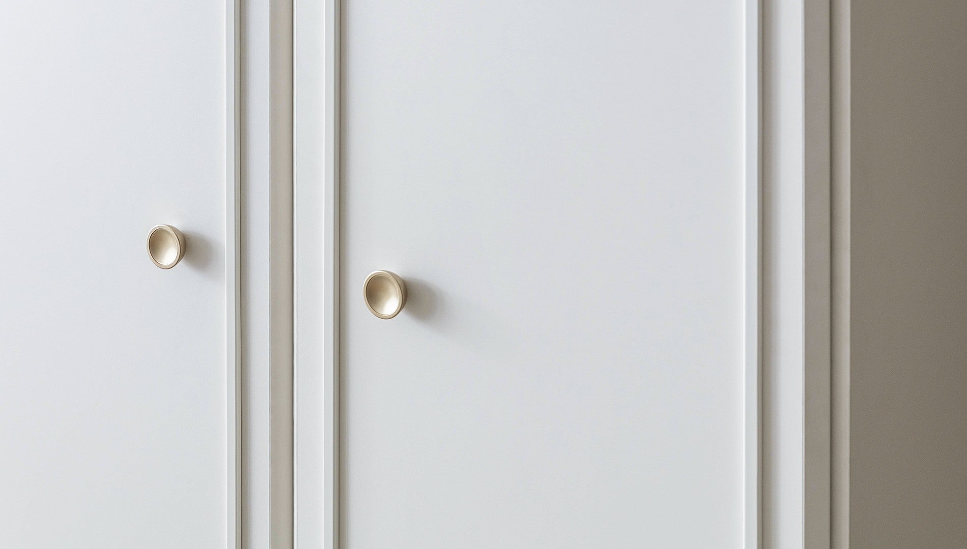 Гардероб «Modern country» с огледална врата, лост за закачалки, рафтове, ширина 226 или 258см