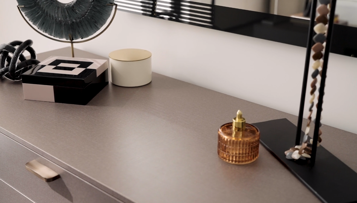 Скрин «Berta» с четири чекмеджета, размер 111х88х46см