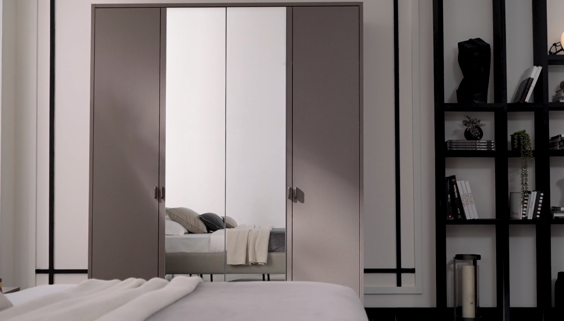 Четирикрилен гардероб «Berta» с огледална врата, ширина 182см