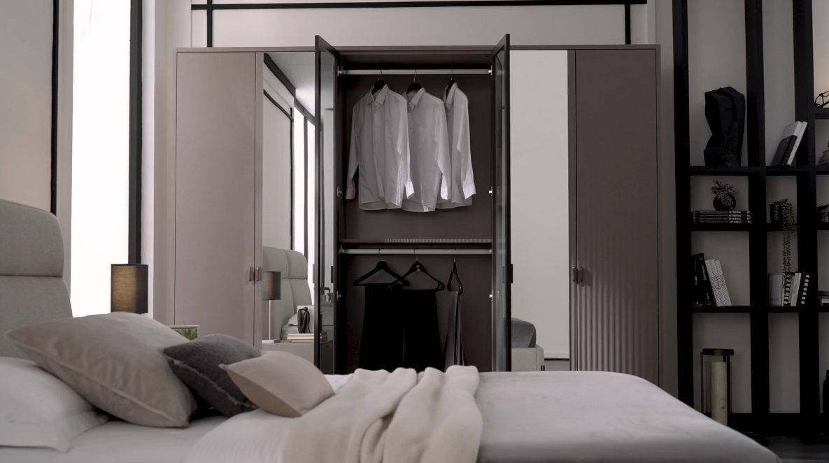 Шесткрилен гардероб «Berta» - стъклени врати, огледало, ширина 272см