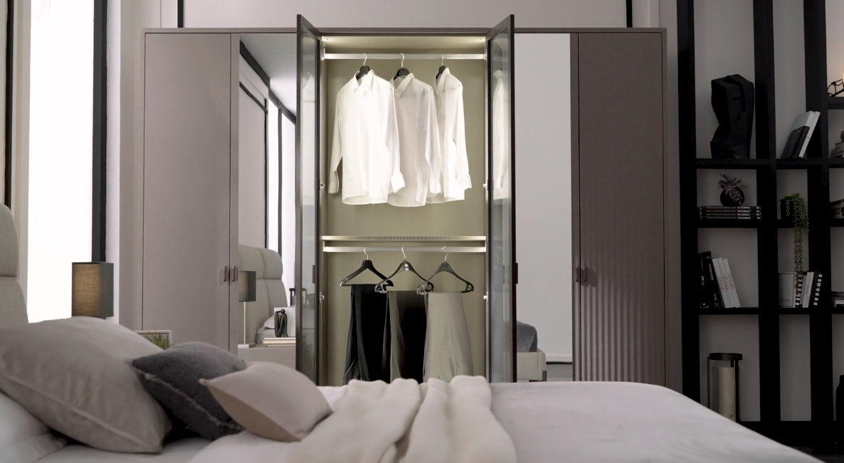 Шесткрилен гардероб «Berta» - стъклени врати, огледало, ширина 272см