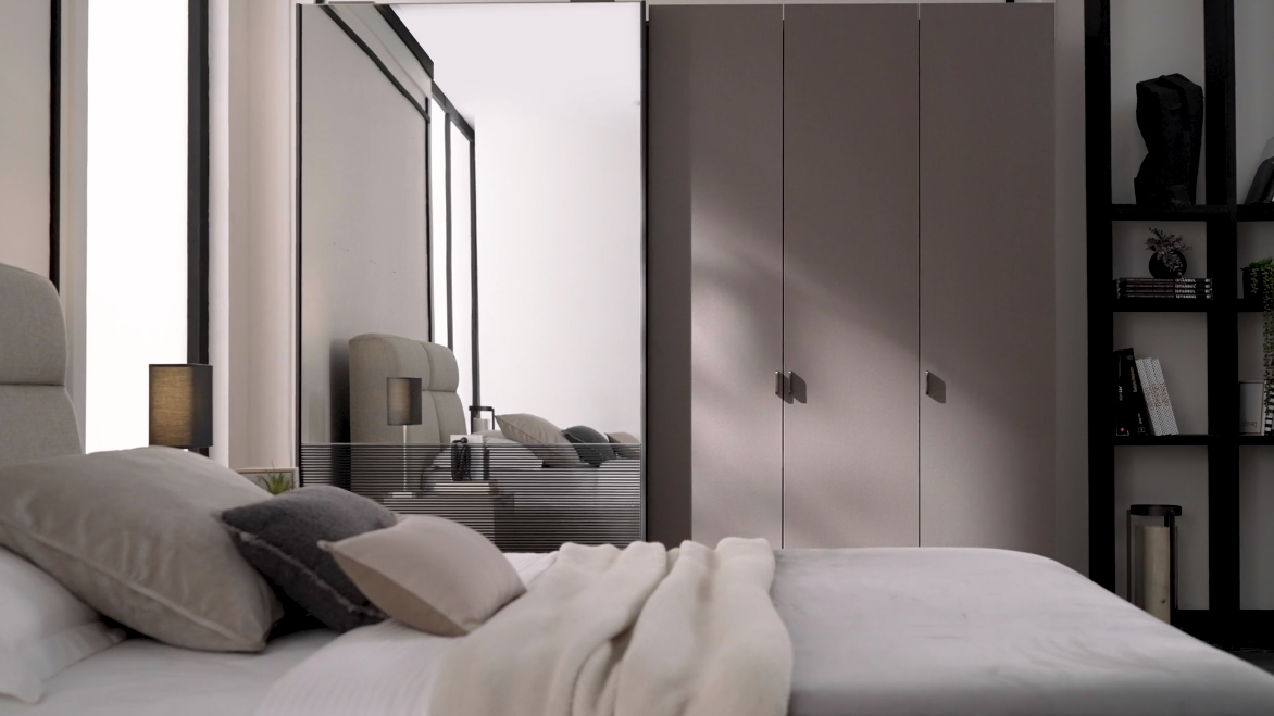 Гардероб с плъзгащи врати «Berta» с огледална врата, ширина 253см