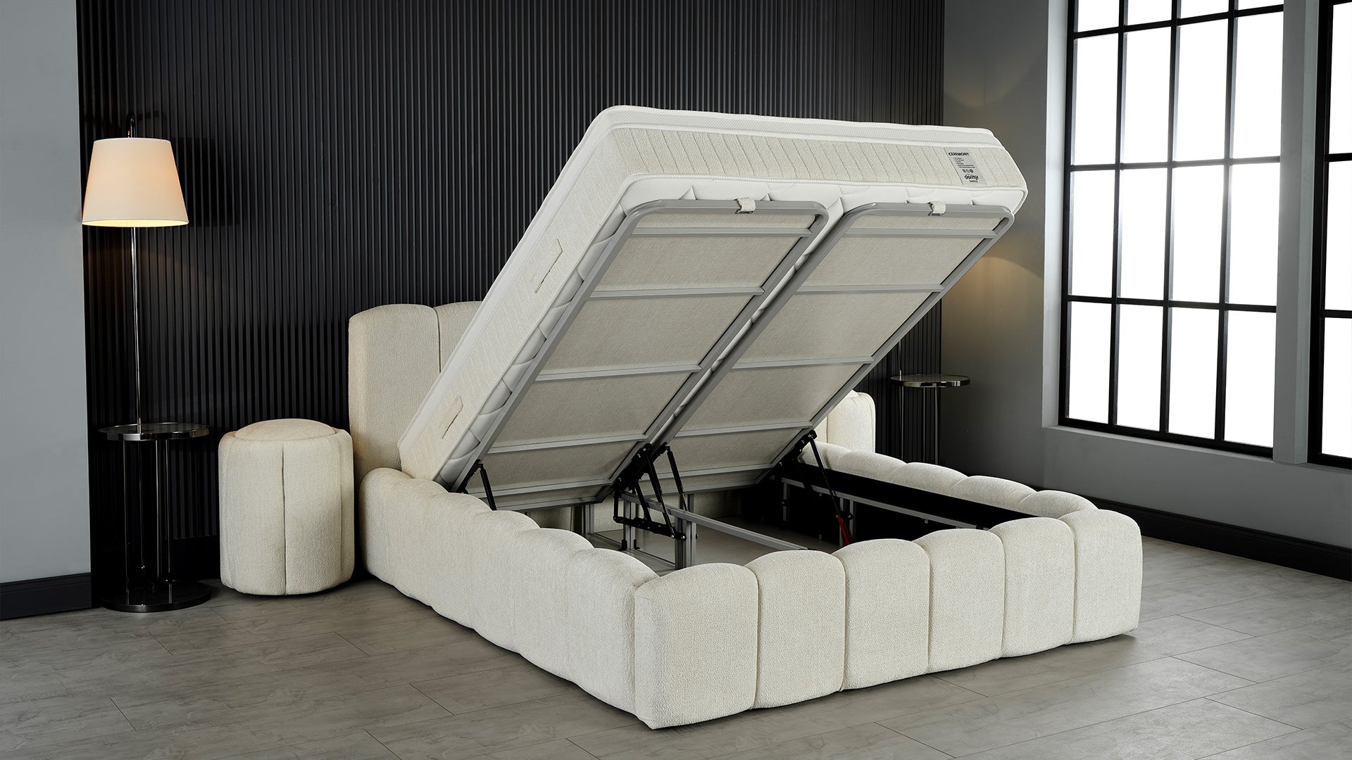 Тапицирано легло «Ceremony» + Матрак и табла - с място за съхранение и система за безшумно затваряне