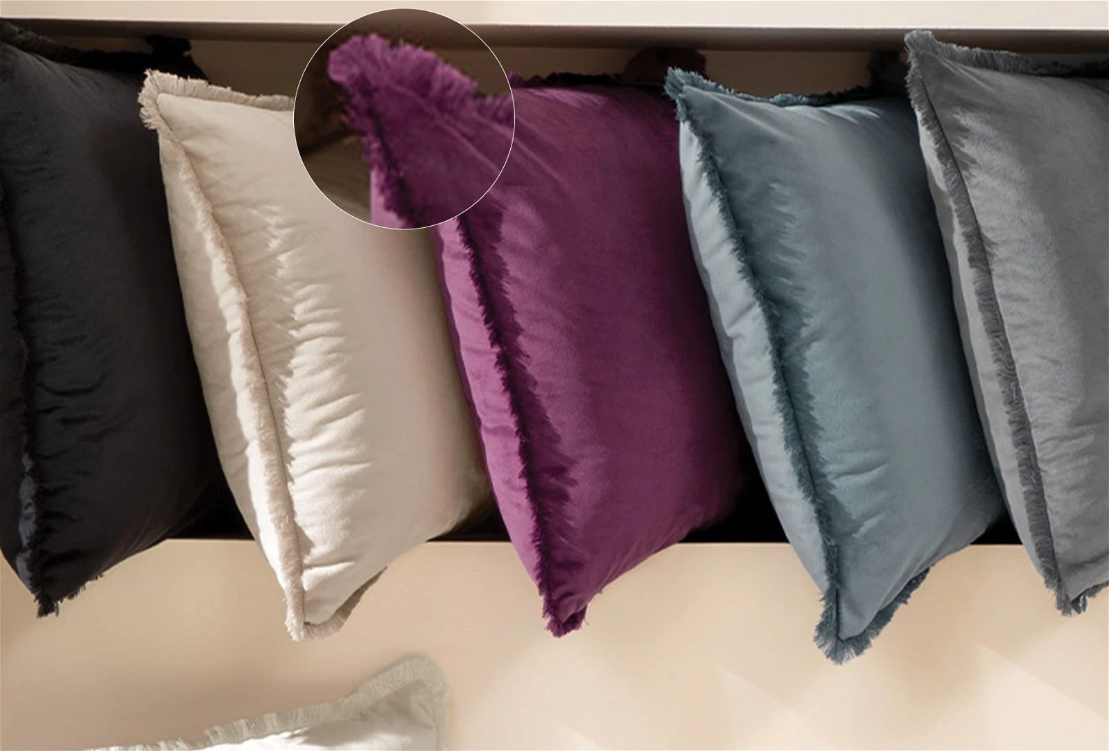 Декоративна възглавница «Donna Purple»