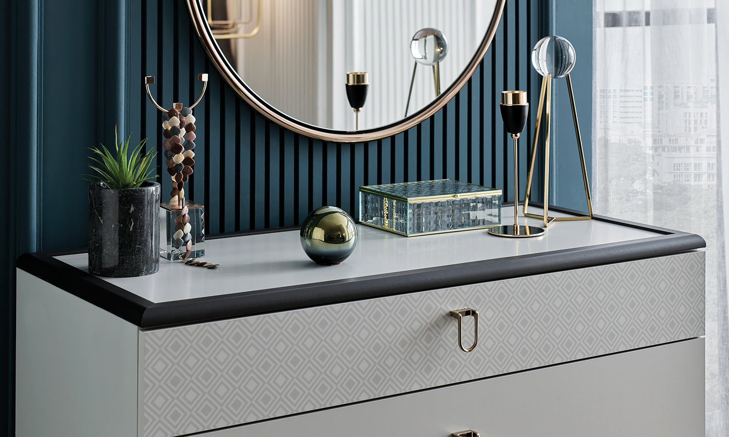 Скрин «Eterna» с три чекмеджета, размер 105х85х48см