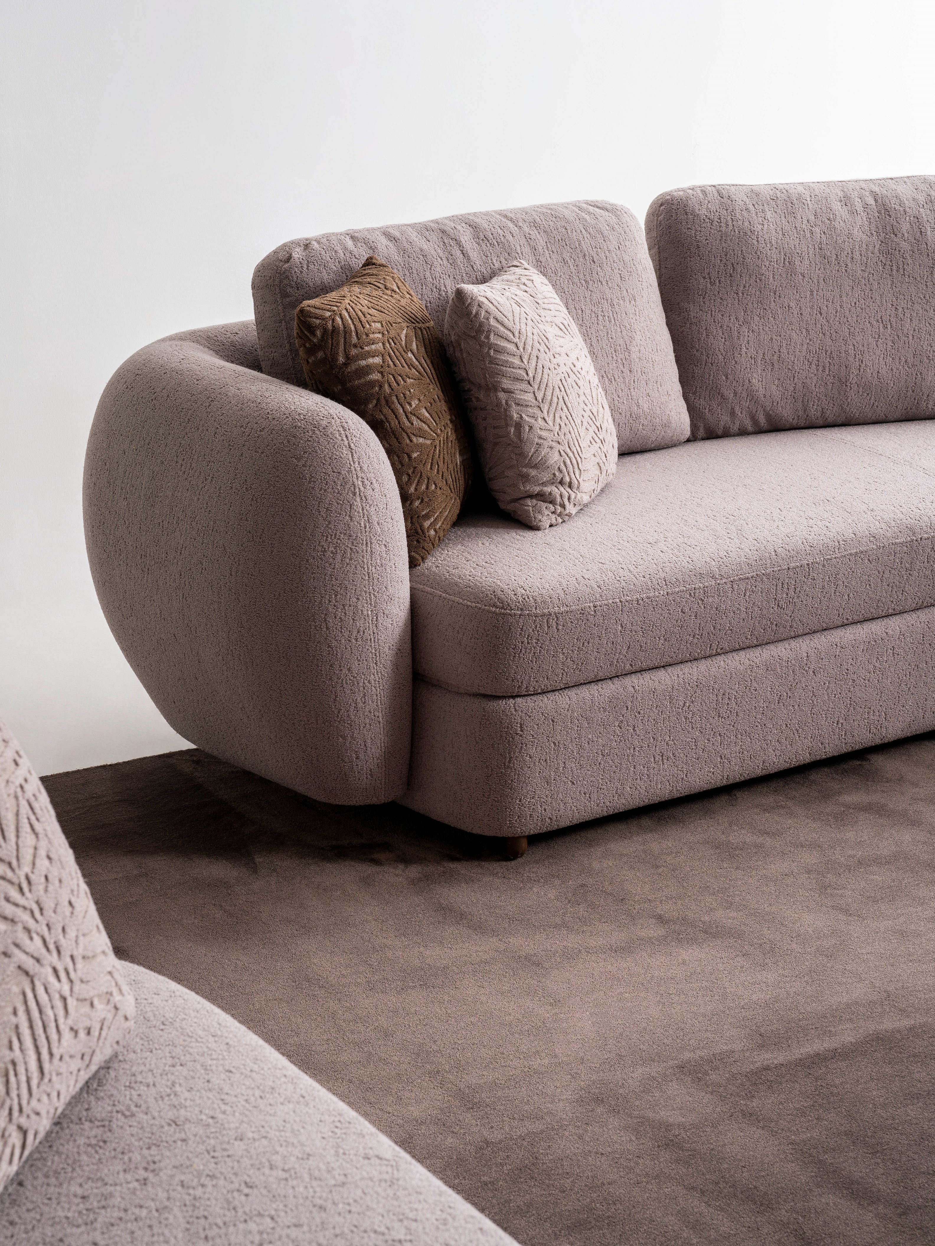 Четириместен диван «Luna» + декоративни възглавници, ширина 254см