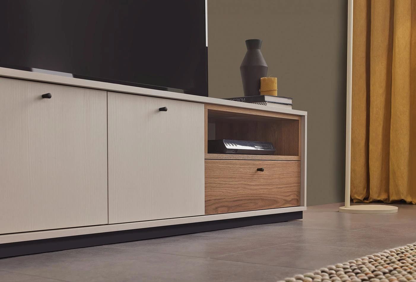 ТВ шкаф «Loreto» с размер 160х46х48см