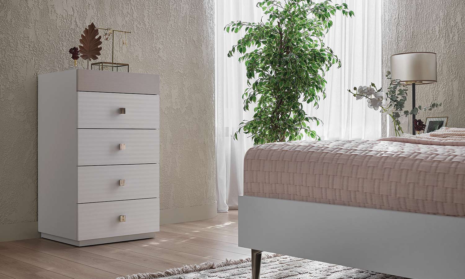 Скрин «Lumina» с пет чекмеджета, размер 55х98х48см