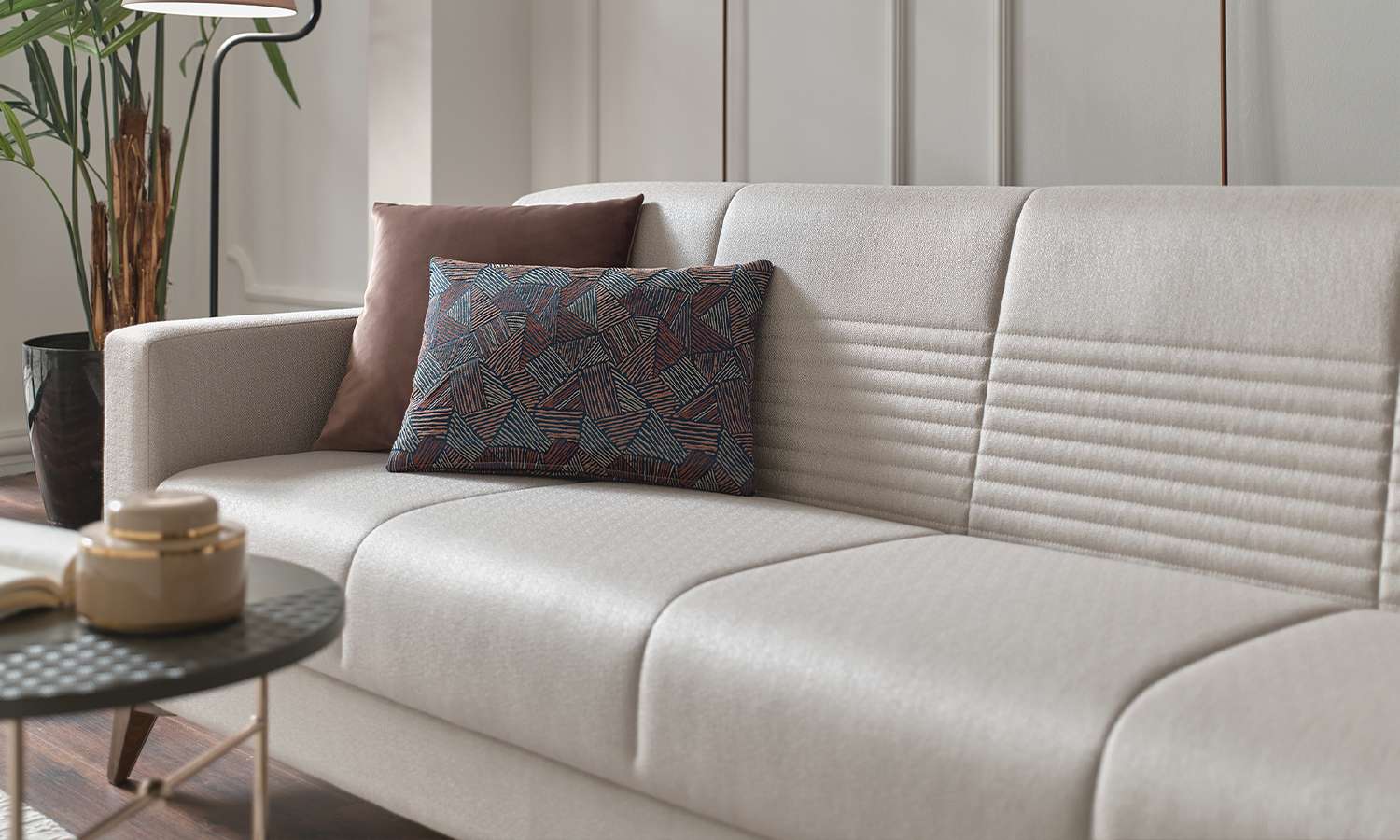 Tриместен разтегателен диван «Nola» + 3 декоративни възглавници, ширина 209см