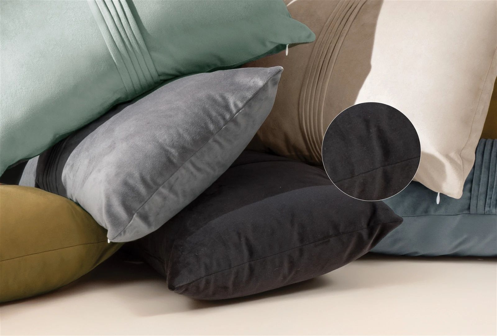 Декоративна възглавница «Otis Black»