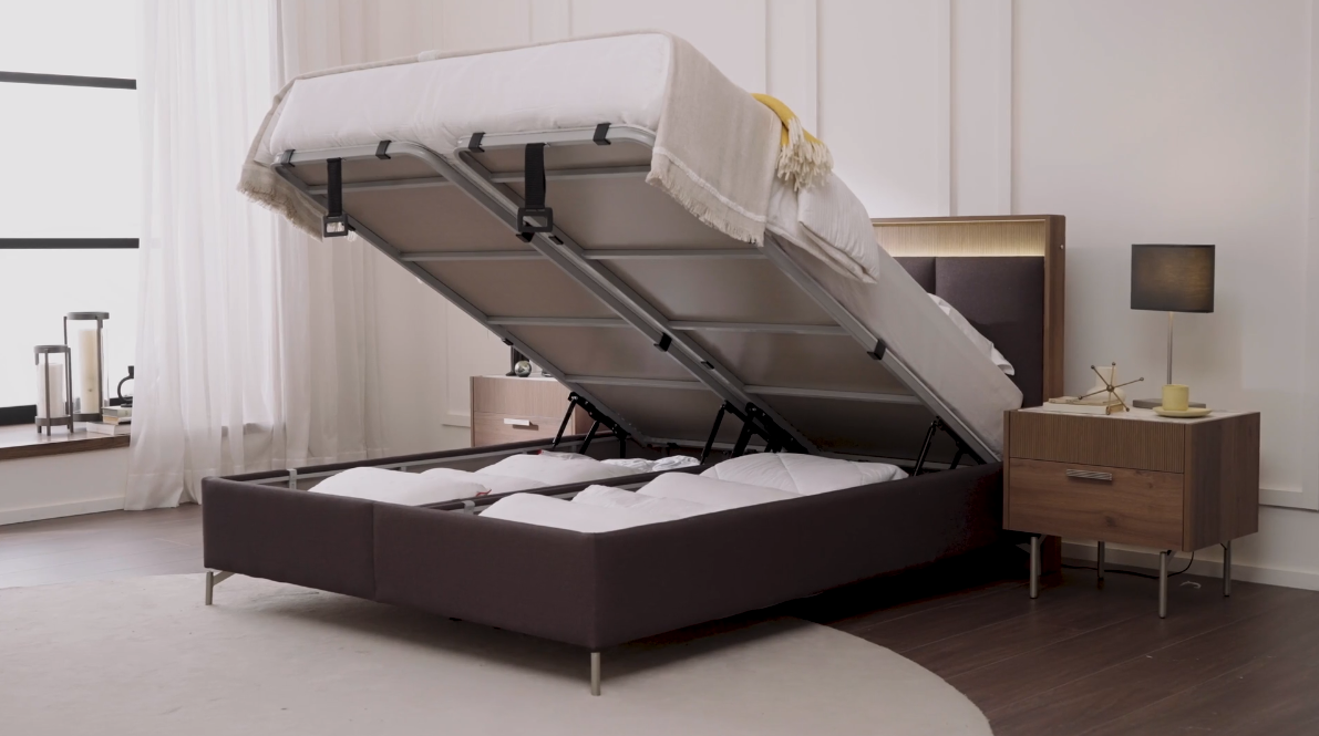 Тапицирано легло «Pavia» + табла с осветление - с място за съхранение, повдигащ механизъм, система за безшумно затваряне
