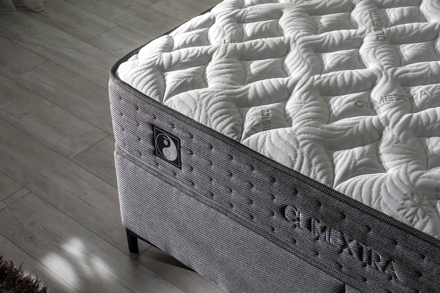 Матрак «Climextra» лятна страна с охлаждащ гел и зимна - с естествена вълна, с покет пружинна система, 31 см