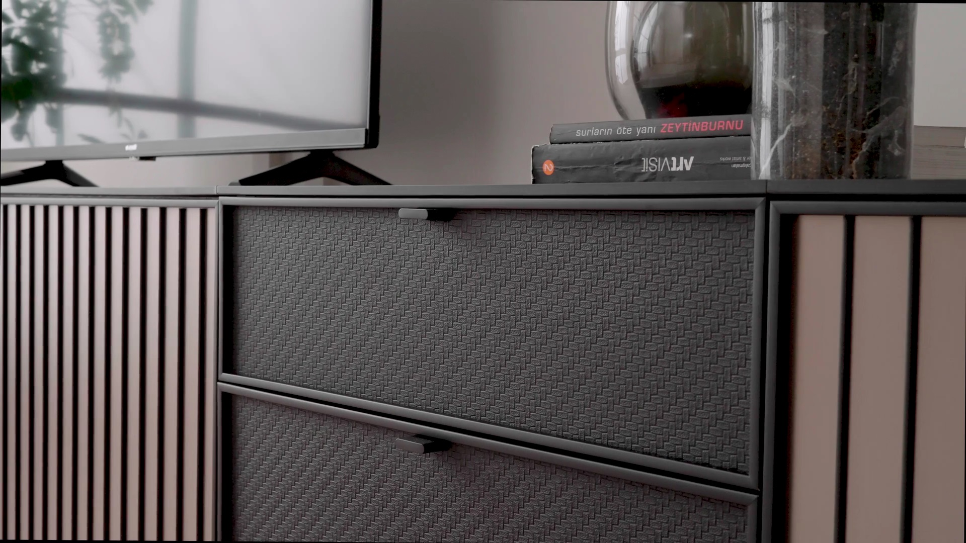 ТВ шкаф «Riga» с чекмеджета, с размер 64х55х48см