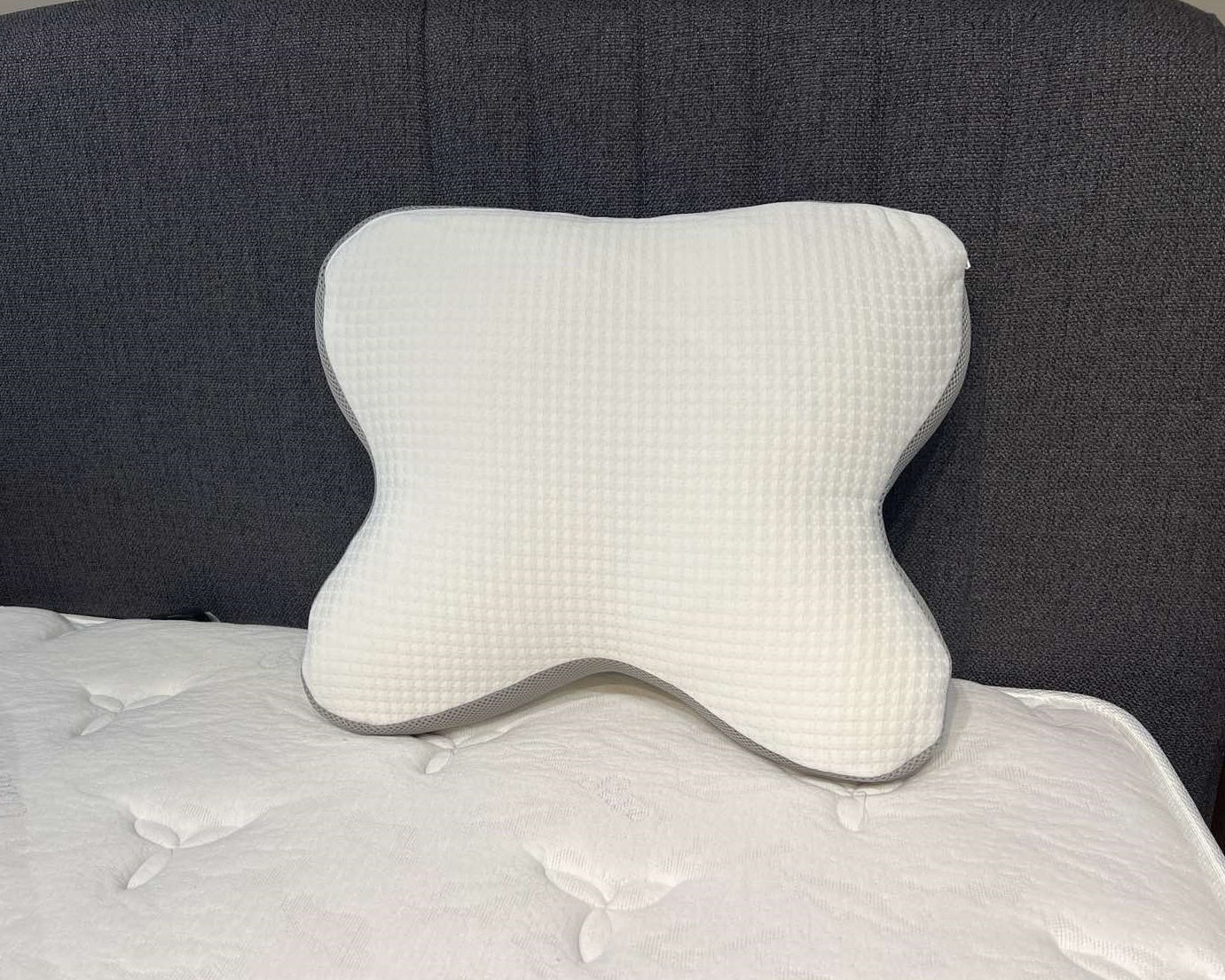 Възглавница «Visco Rina Butterfly» - с ергономична форма