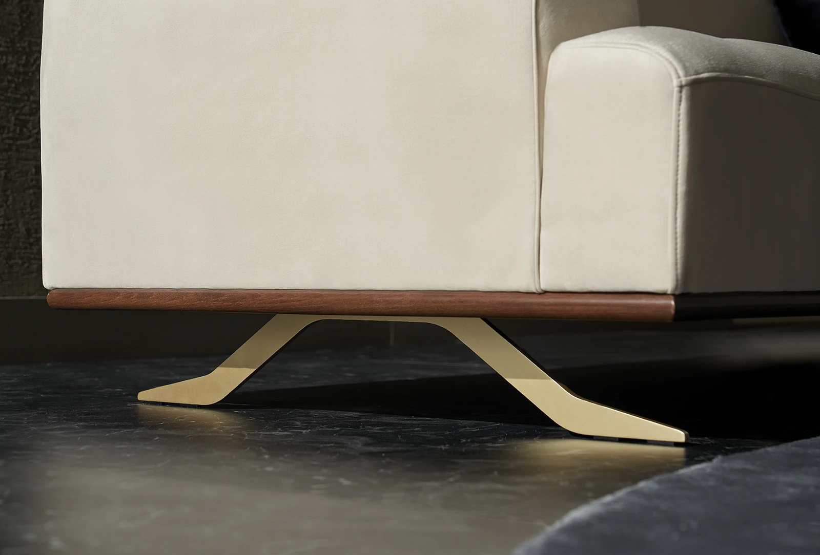 Триместен диван «Valdera» + 4 декоративни възглавници, ширина 230см