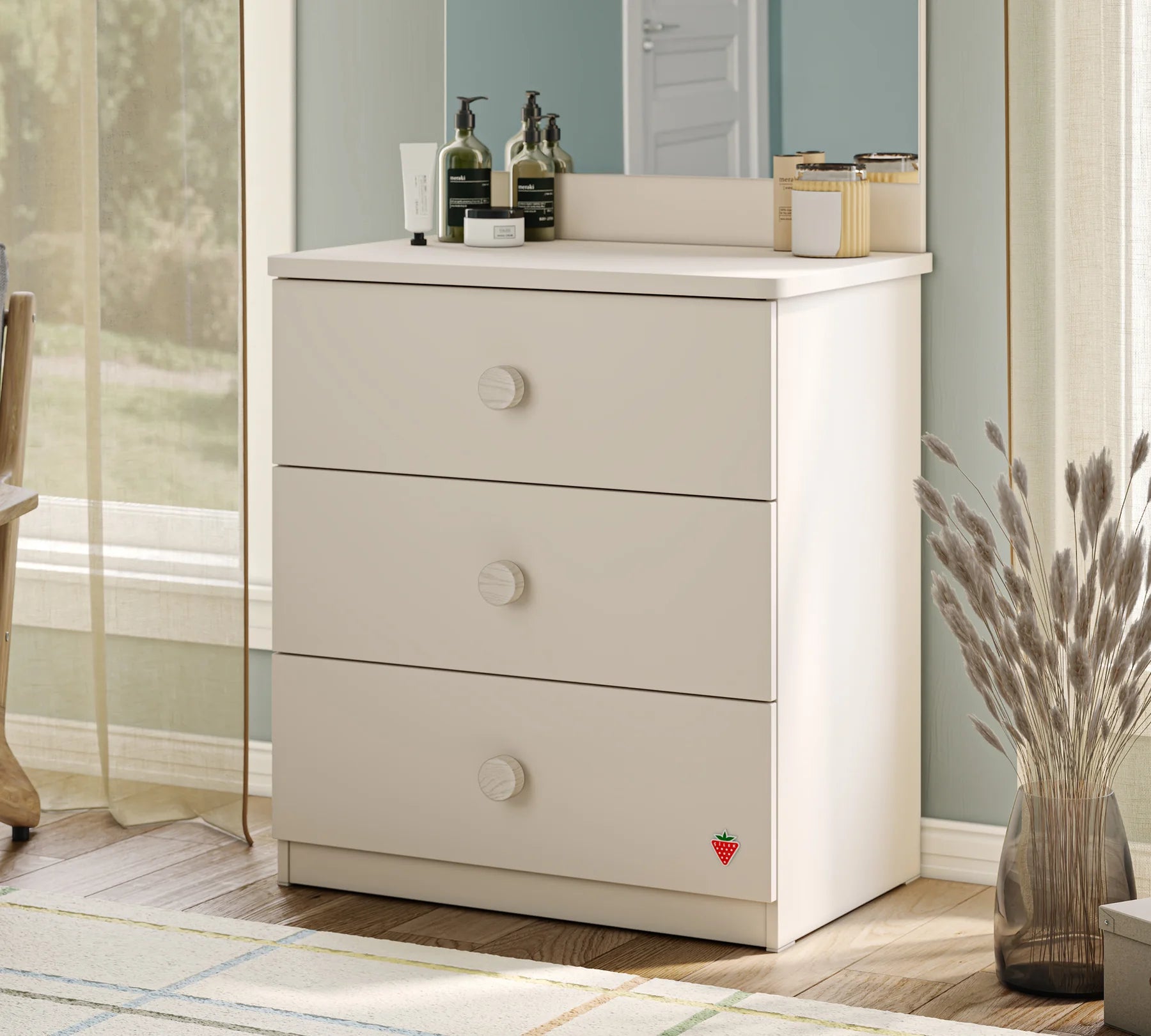 Скрин «Varia» с три чекмеджета, размер 73х75х43см