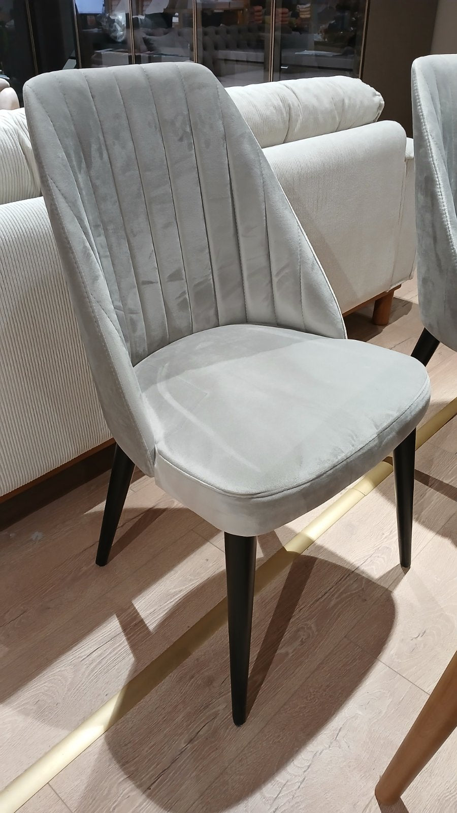 Трапезен стол Aston - Аутлет