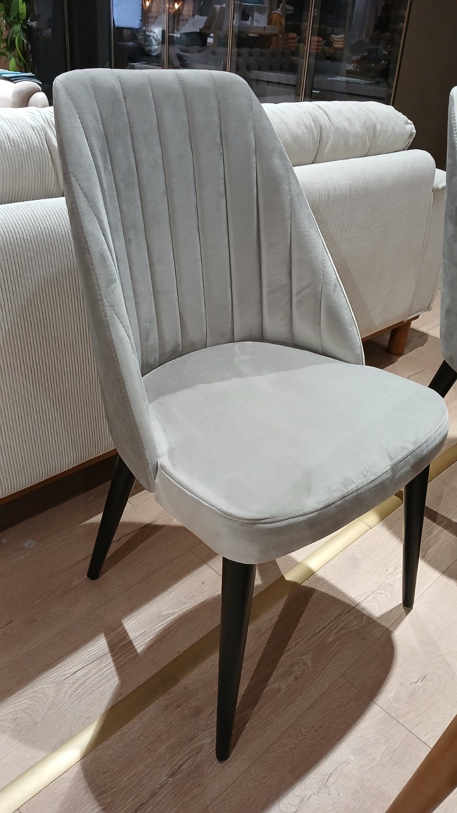 Трапезен стол Aston - Аутлет