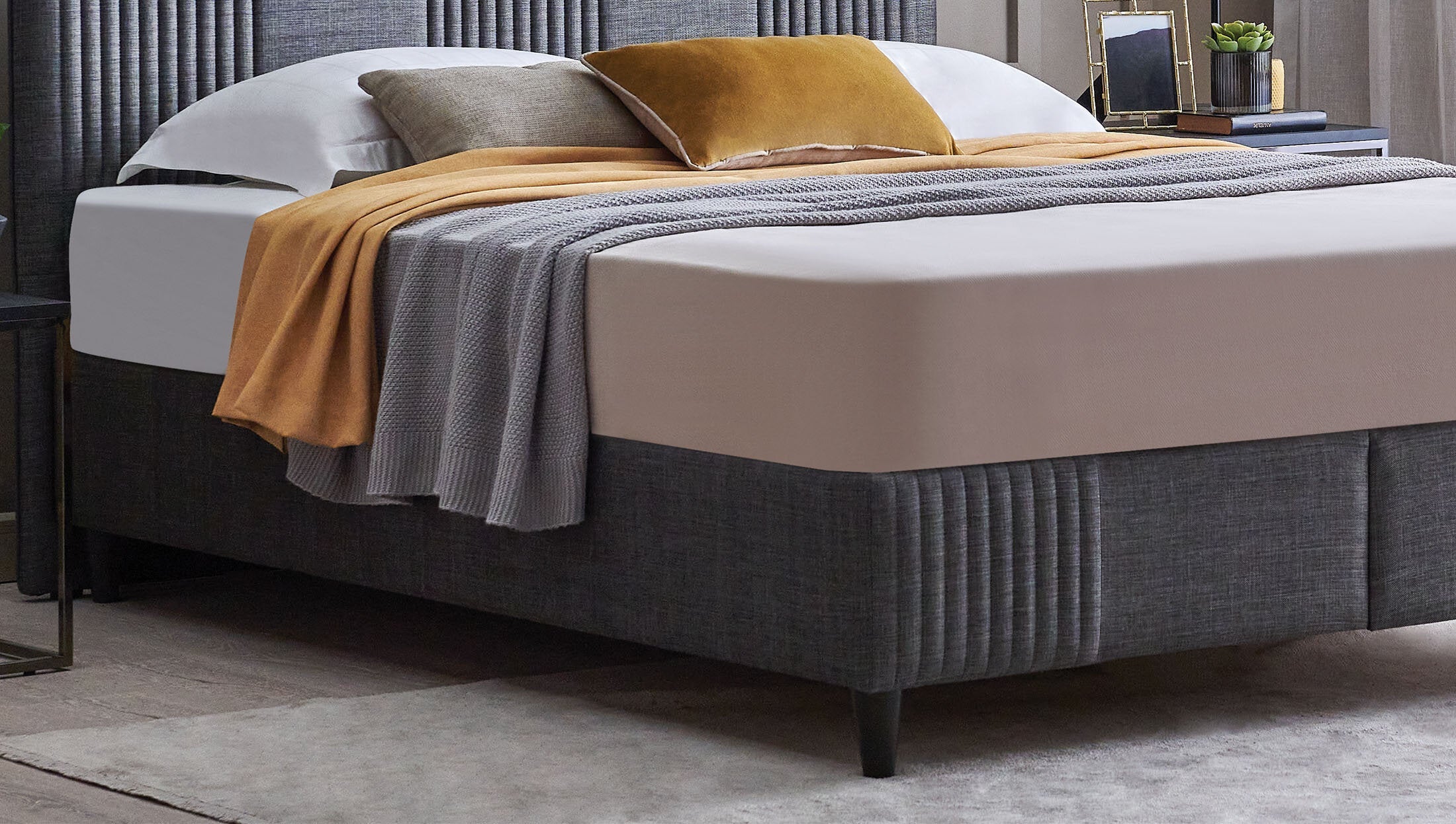 Тапицирана основа за легло «Wool Sense» с място за съхранение, повдигащ механизъм, система за безшумно затваряне