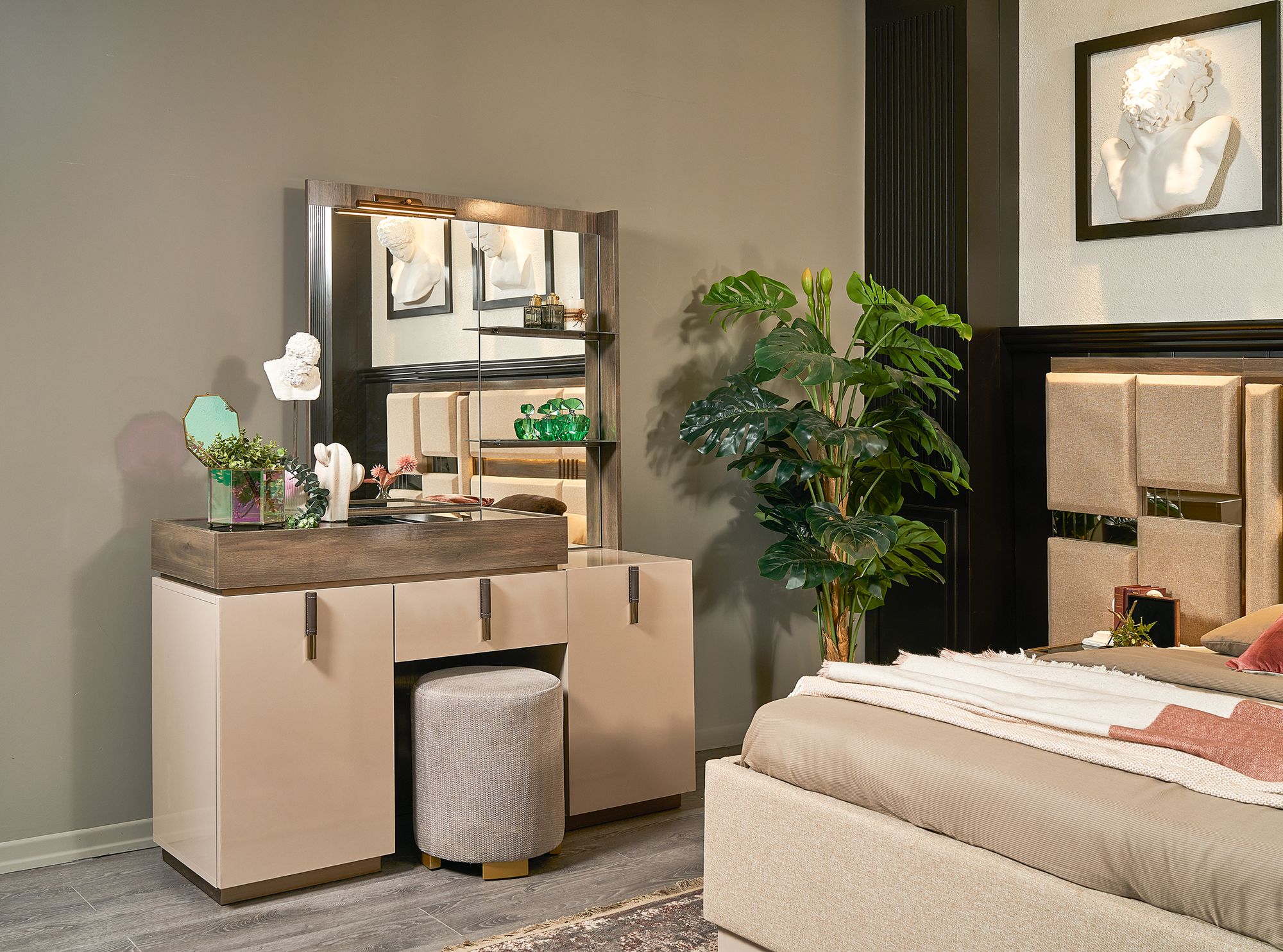 Скрин с огледало и табуретка Idol Mobilya Berlis