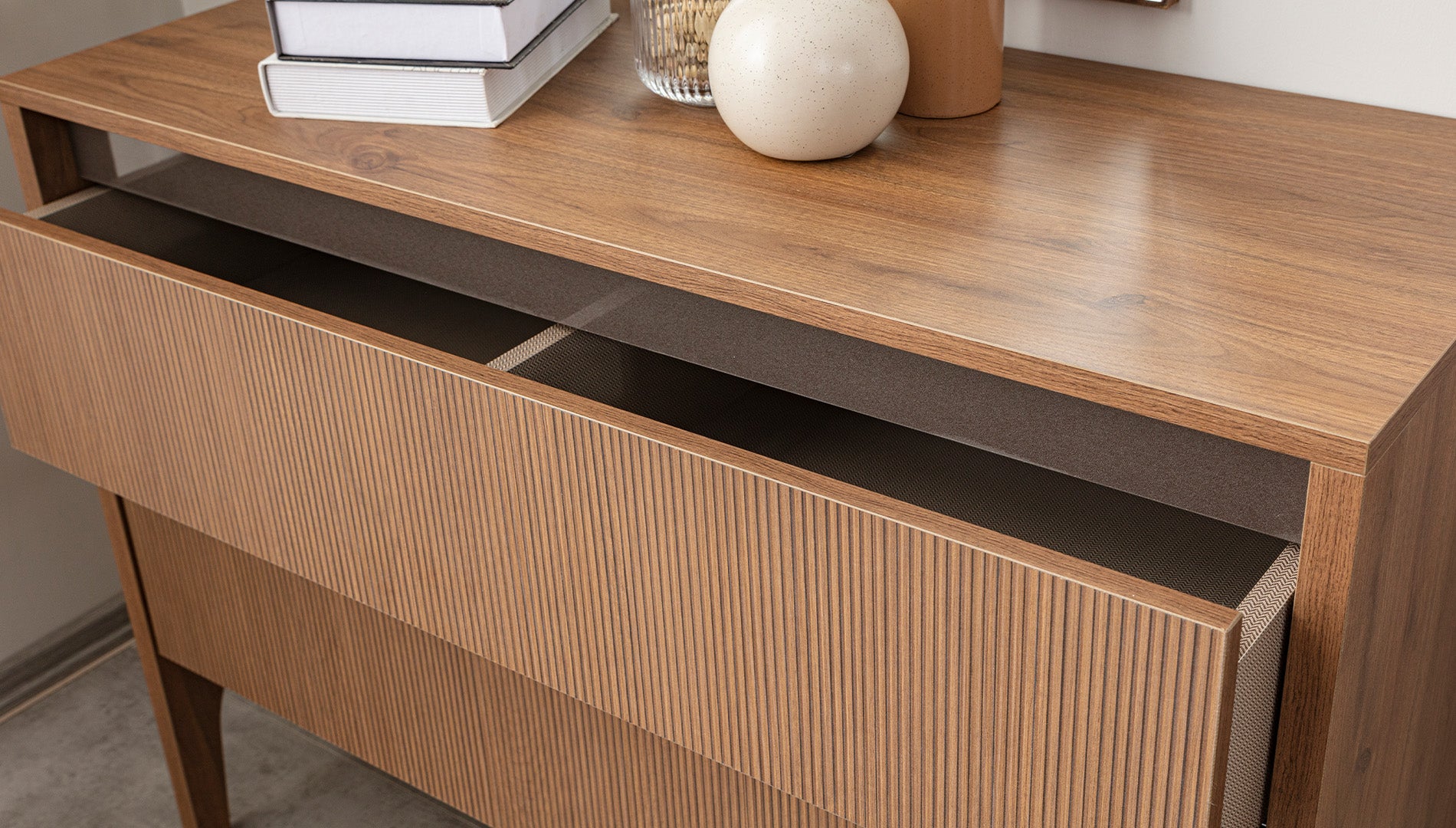 Скрин «Wood» с две чекмеджета, размер 110х80х45см