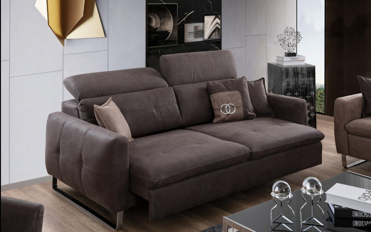 Триместен разтегателен диван «Gizem» с електрически механизъм, USB зарядна станция, ширина 210см