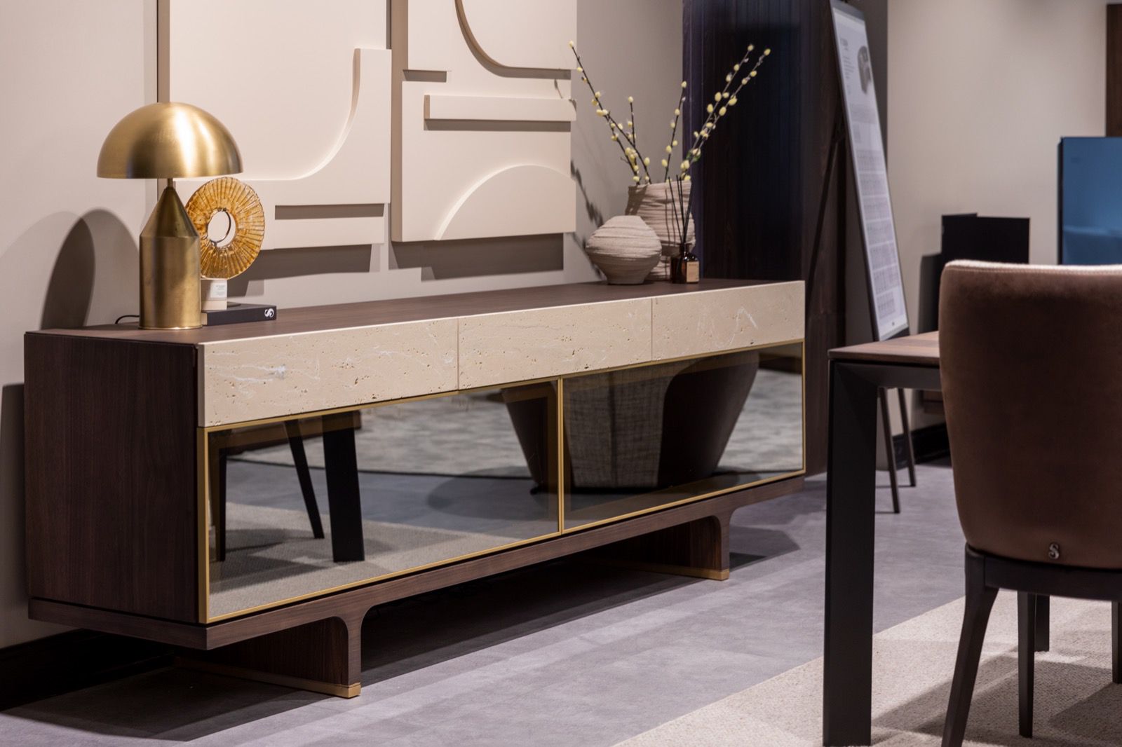 Бюфет «Hector» с естествен фурнир и травертин, размер 240х77х50см