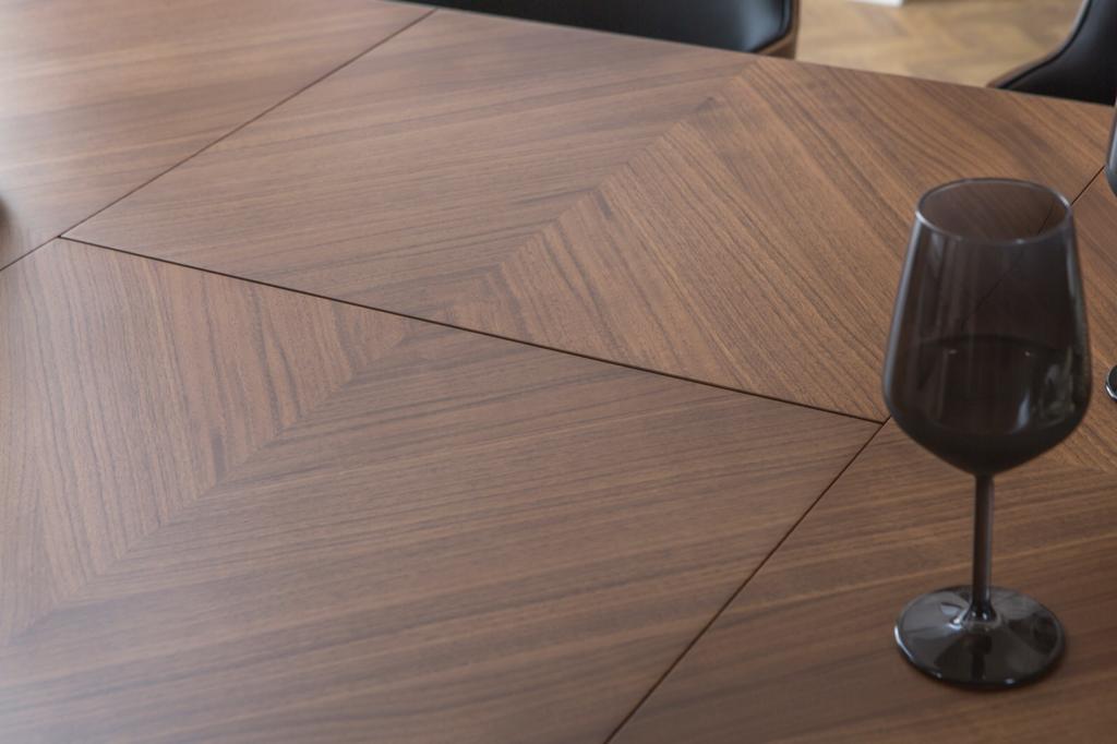 Трапезна разтегателна маса «Aden» с размер 166х76х100см