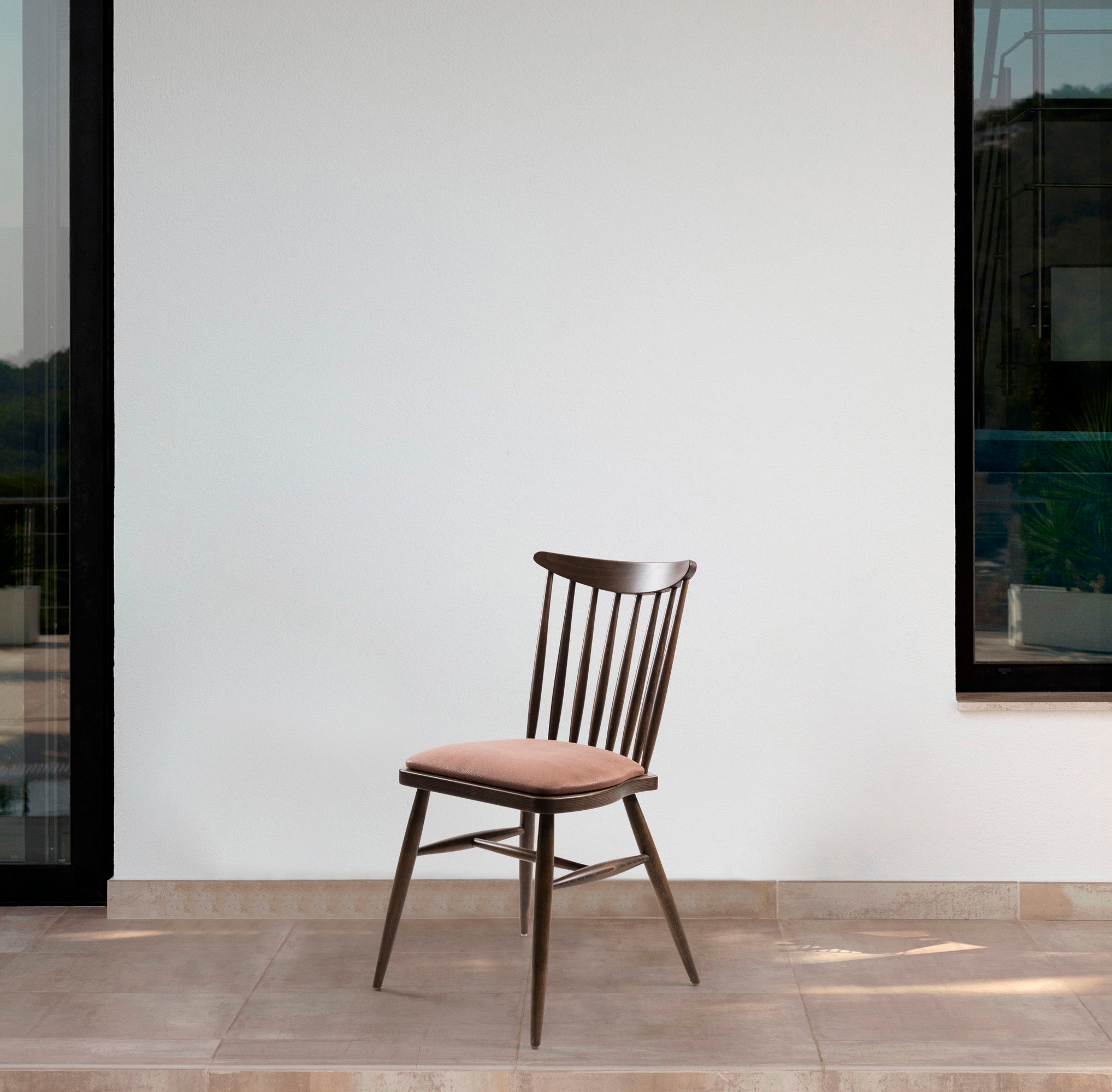 Трапезен стол «Mina» с тапицерия, 100+ вида дамаски