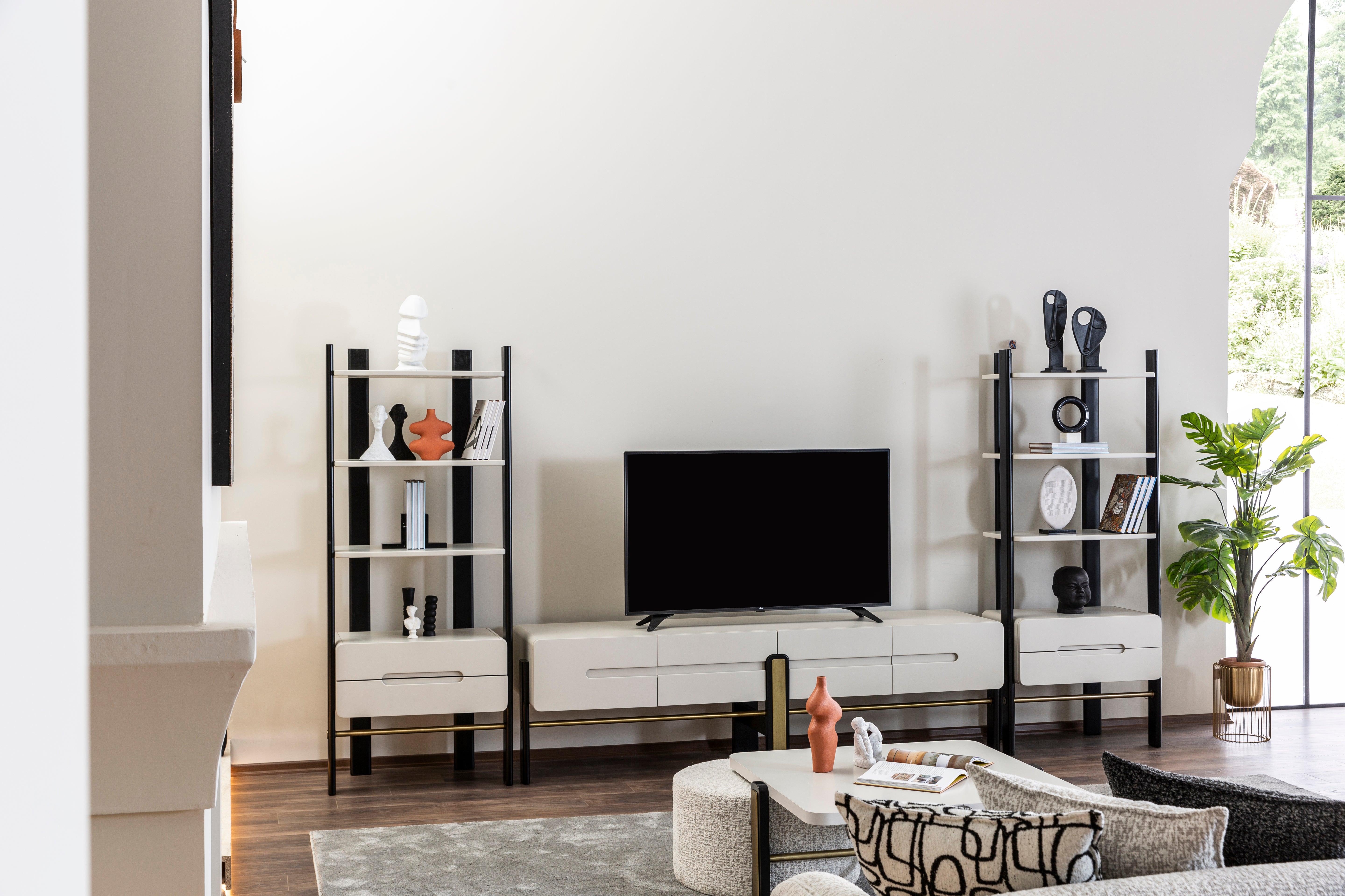 TV секция Bergama