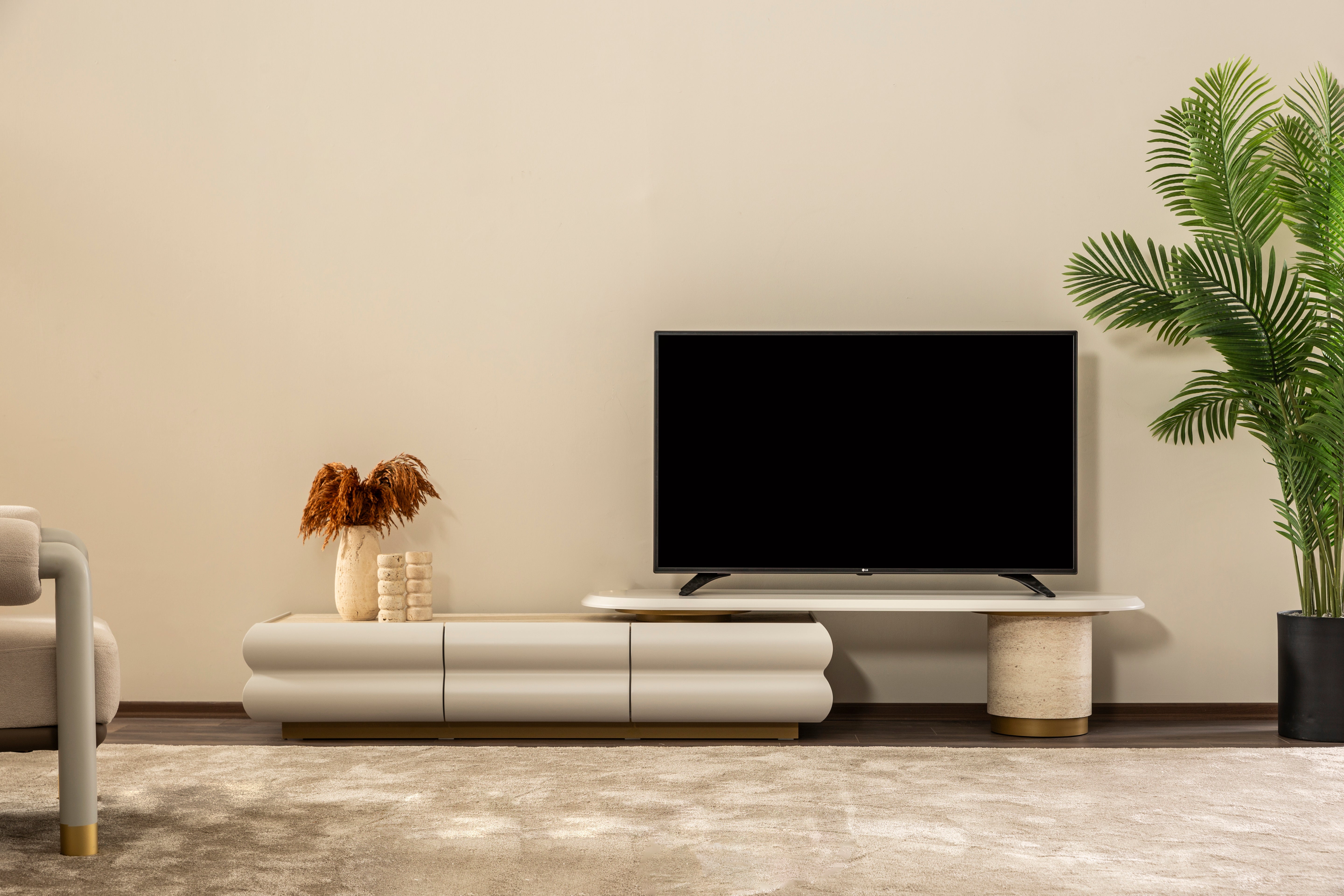 TV секция Milas