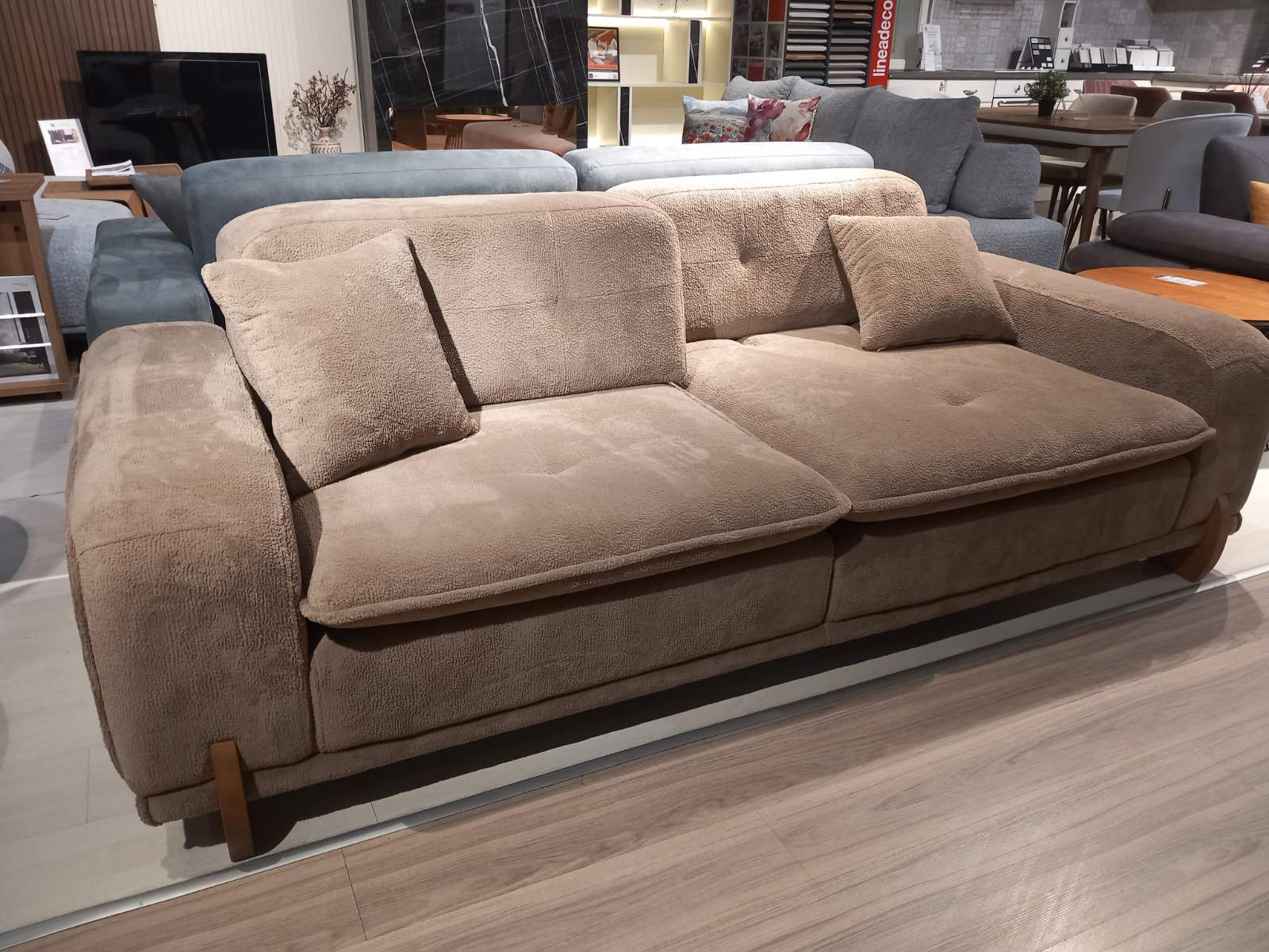 Триместен диван Angel - Аутлет