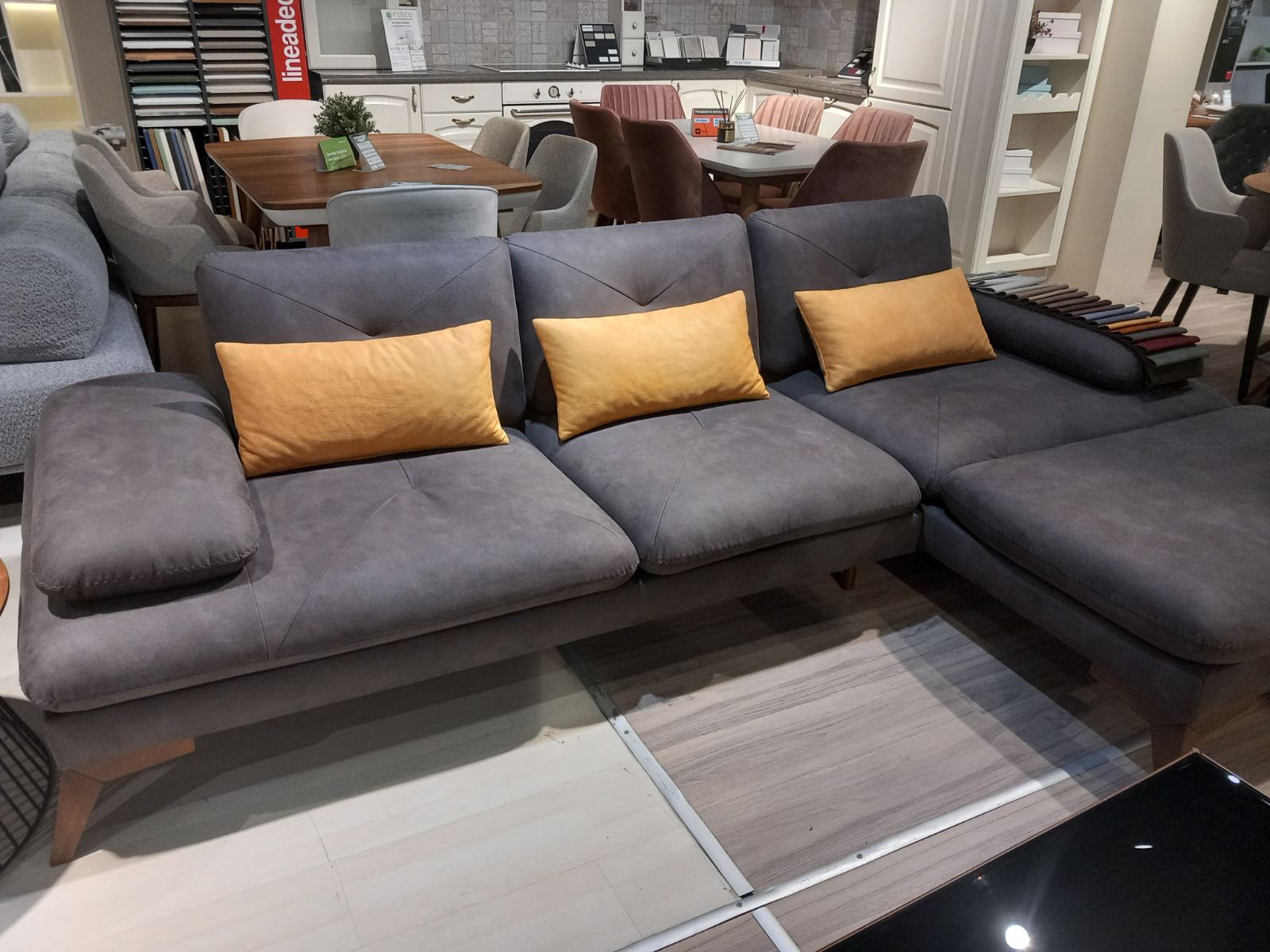 Ъглов диван Quatro Rlx - Аутлет