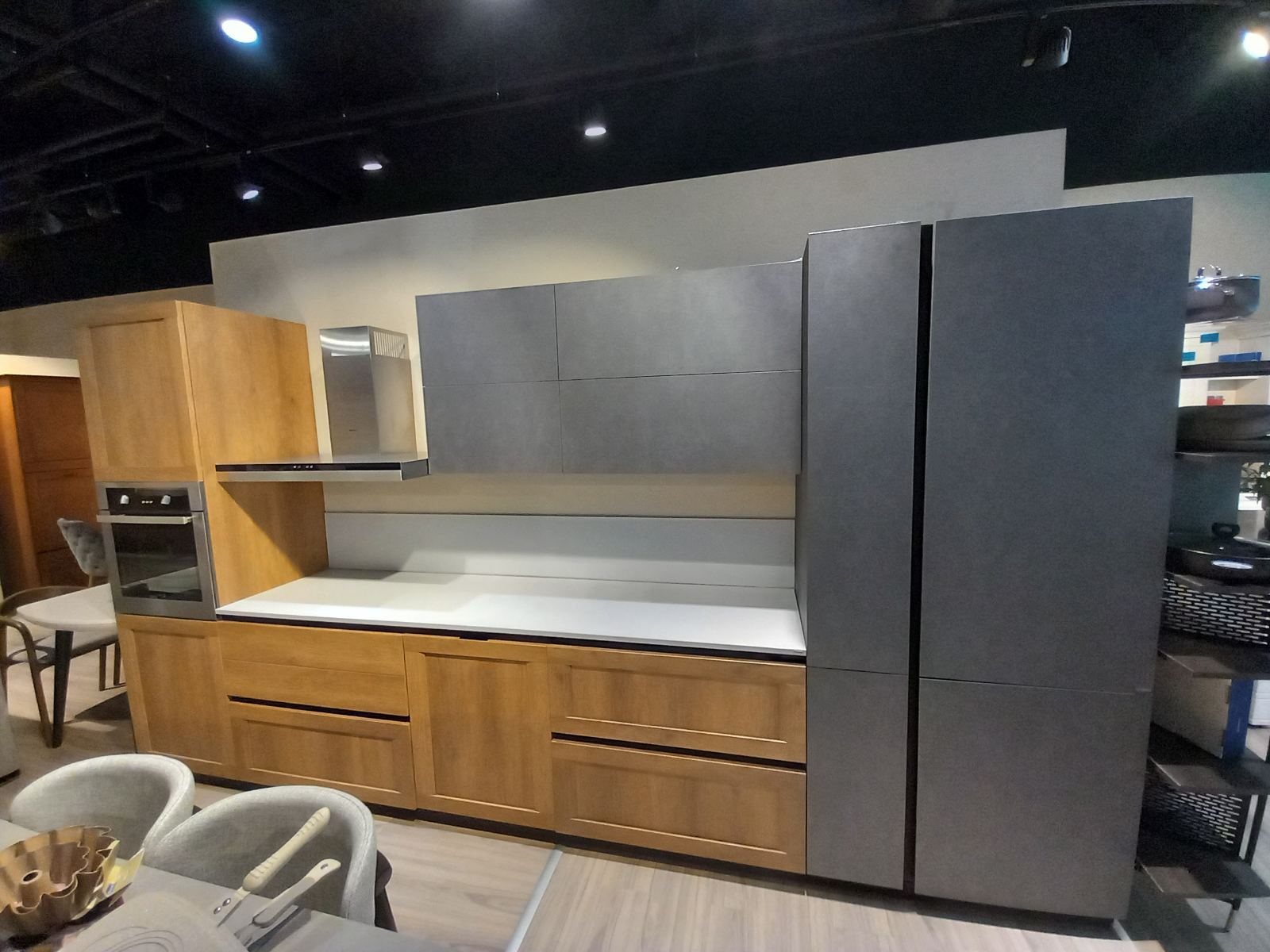 Кухня по индивидуален проект Evolution - Аутлет