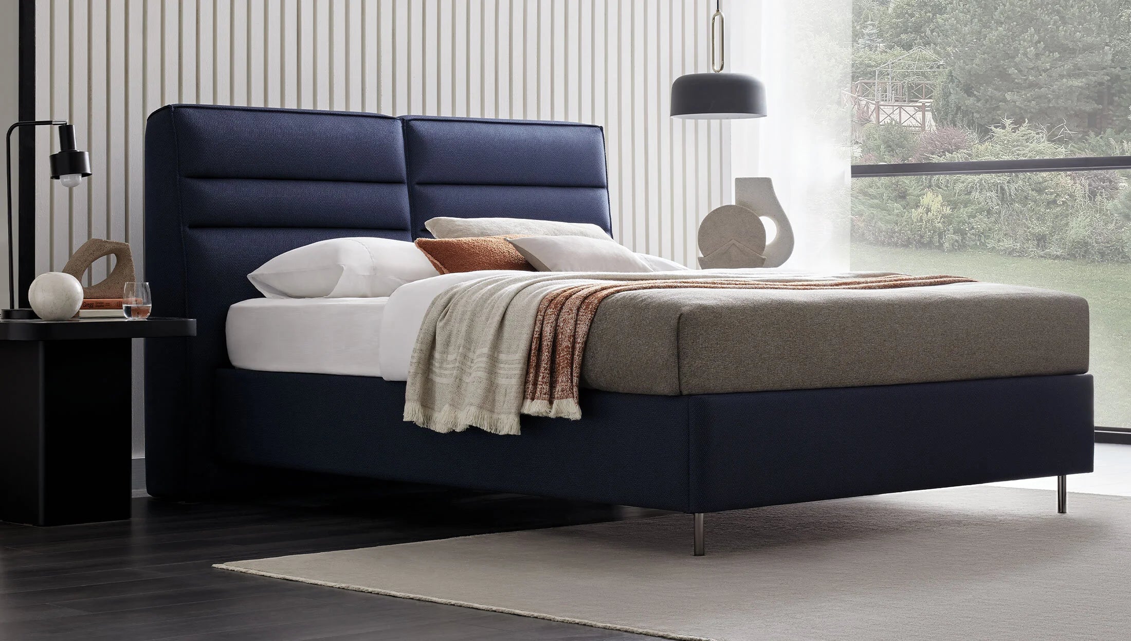 Тапицирана основа за легло «Barte» с място за съхранение, повдигащ механизъм, система за безшумно затваряне