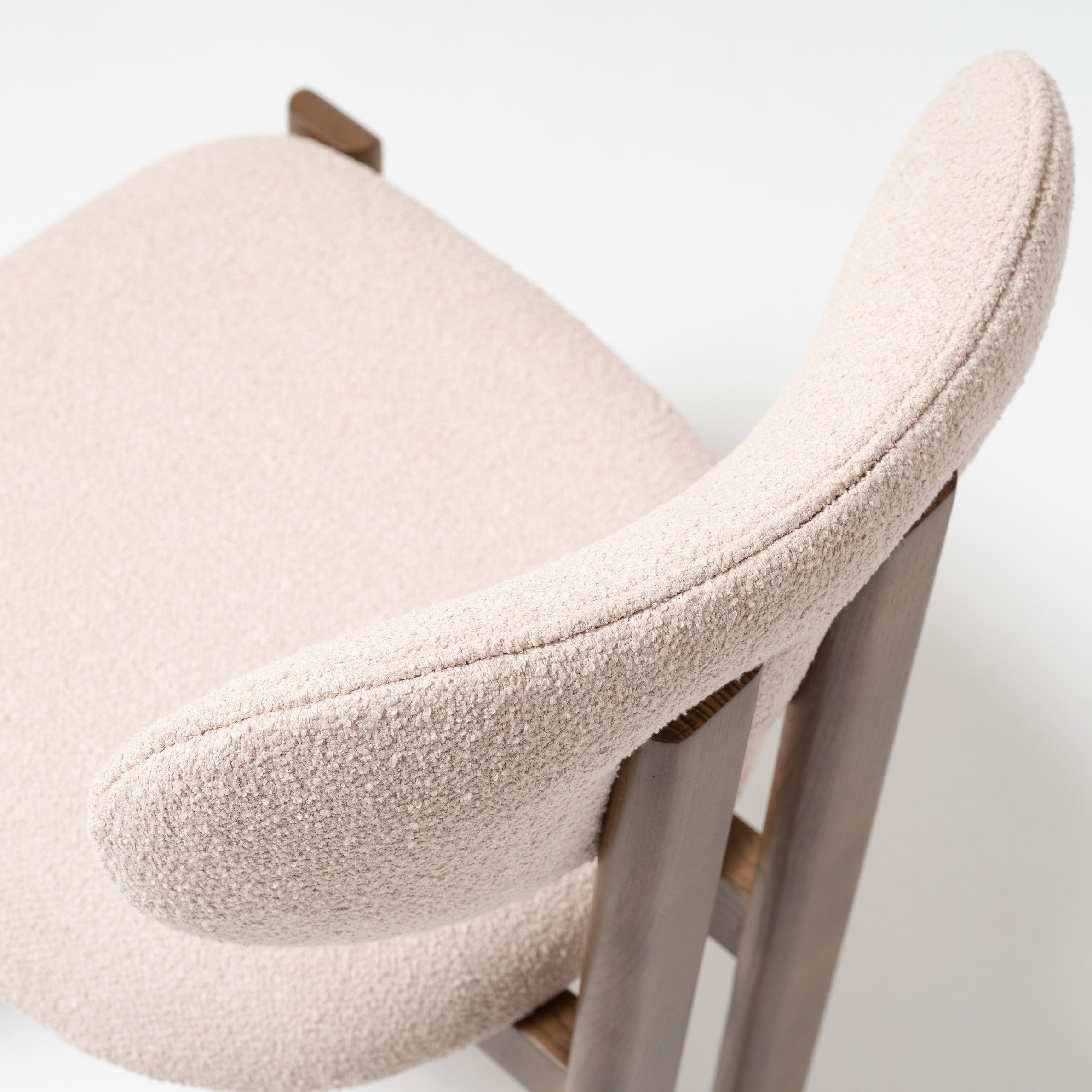 Трапезен стол «Adora» с тапицерия, 50+ вида дамаски