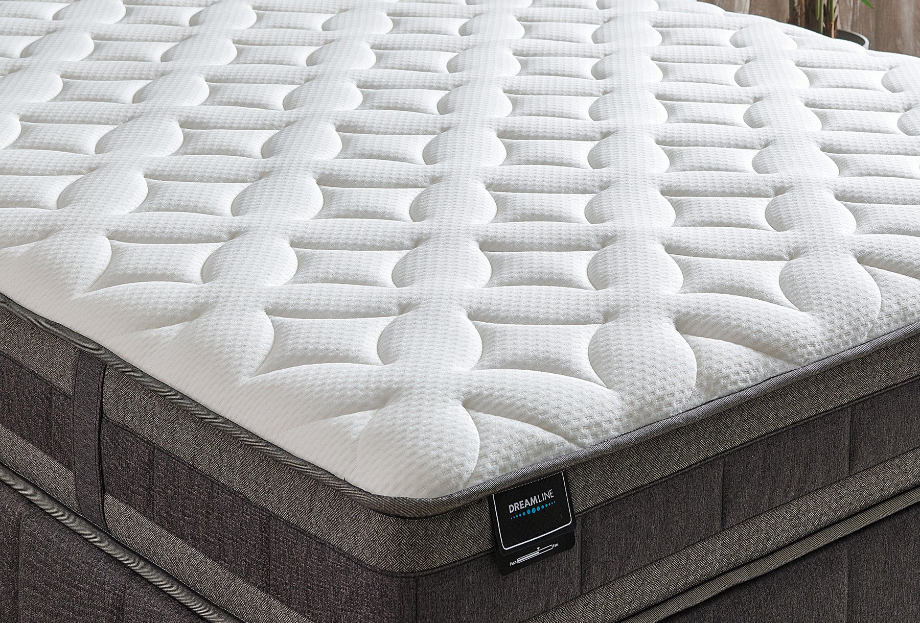 Тапицирано легло «Dream Line» + Матрак и табла - с място за съхранение, повдигащ механизъм, система за безшумно затваряне