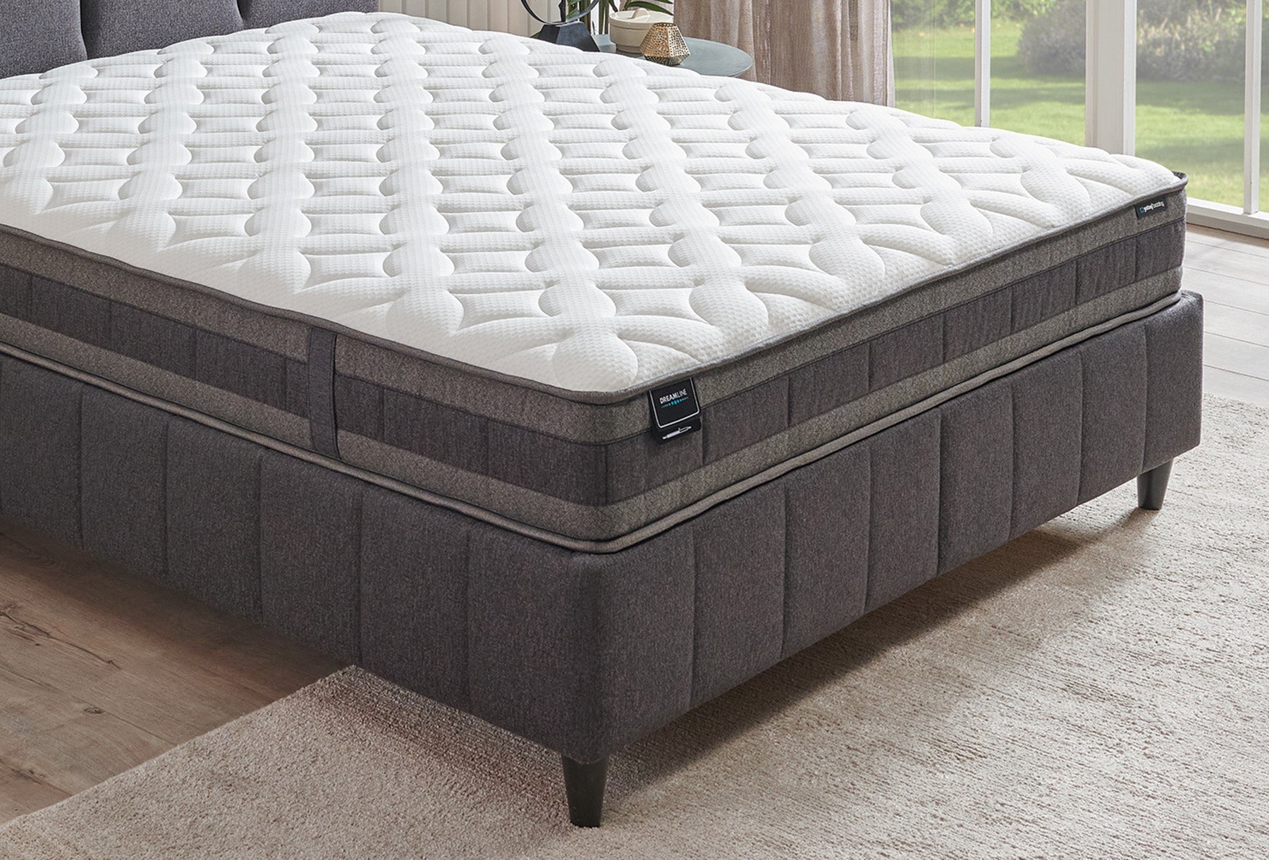 Тапицирано легло «Dream Line» + Матрак и табла - с място за съхранение, повдигащ механизъм, система за безшумно затваряне