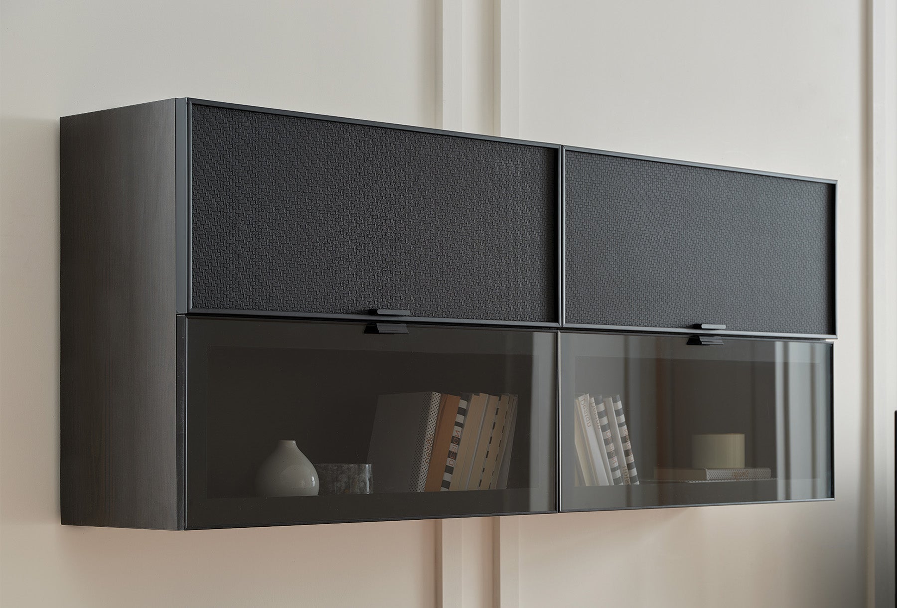 ТВ шкаф за стена «Riga» с размер 80х64х33см