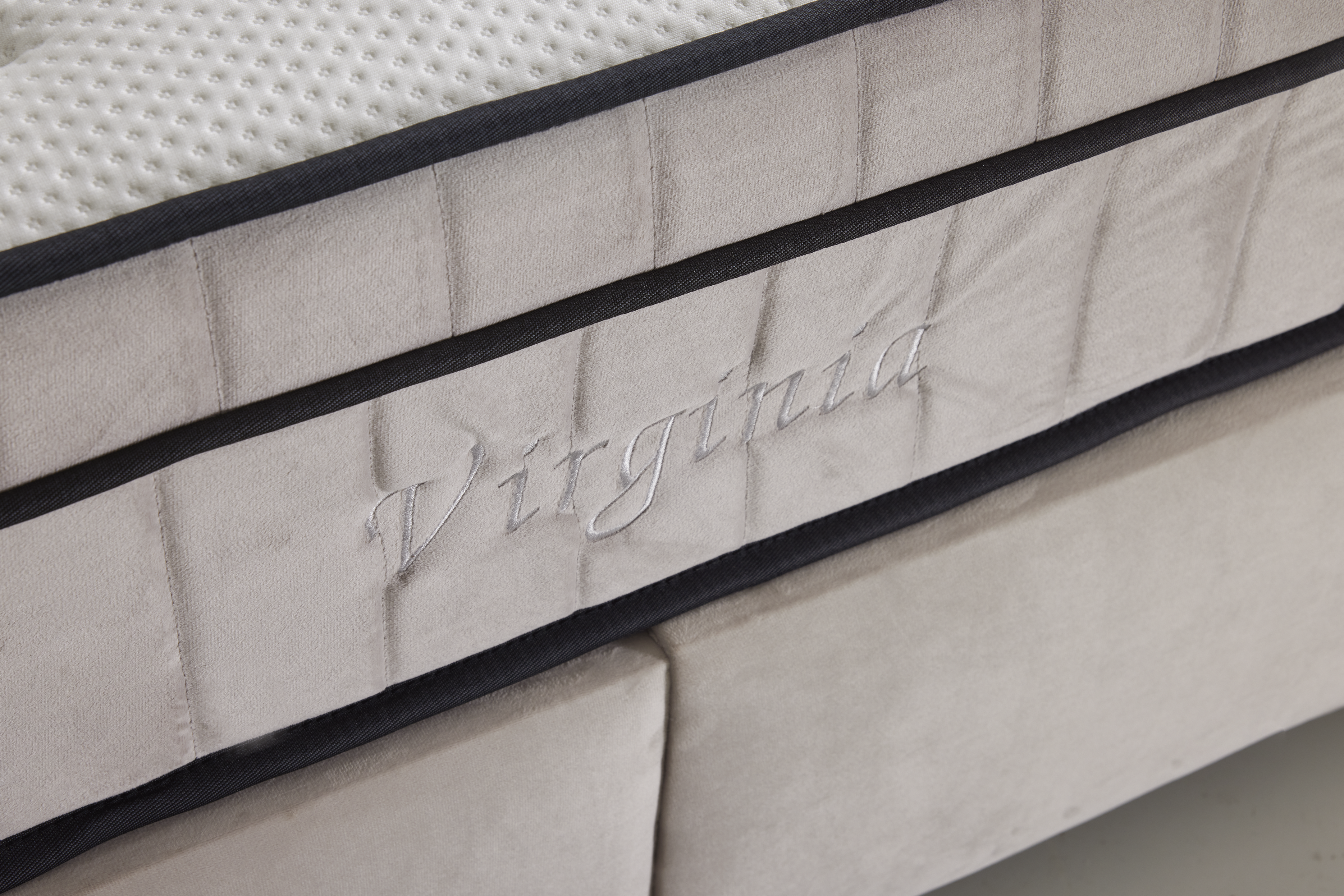 База с ракла и табла Yatsan Naples + матрак Virginia