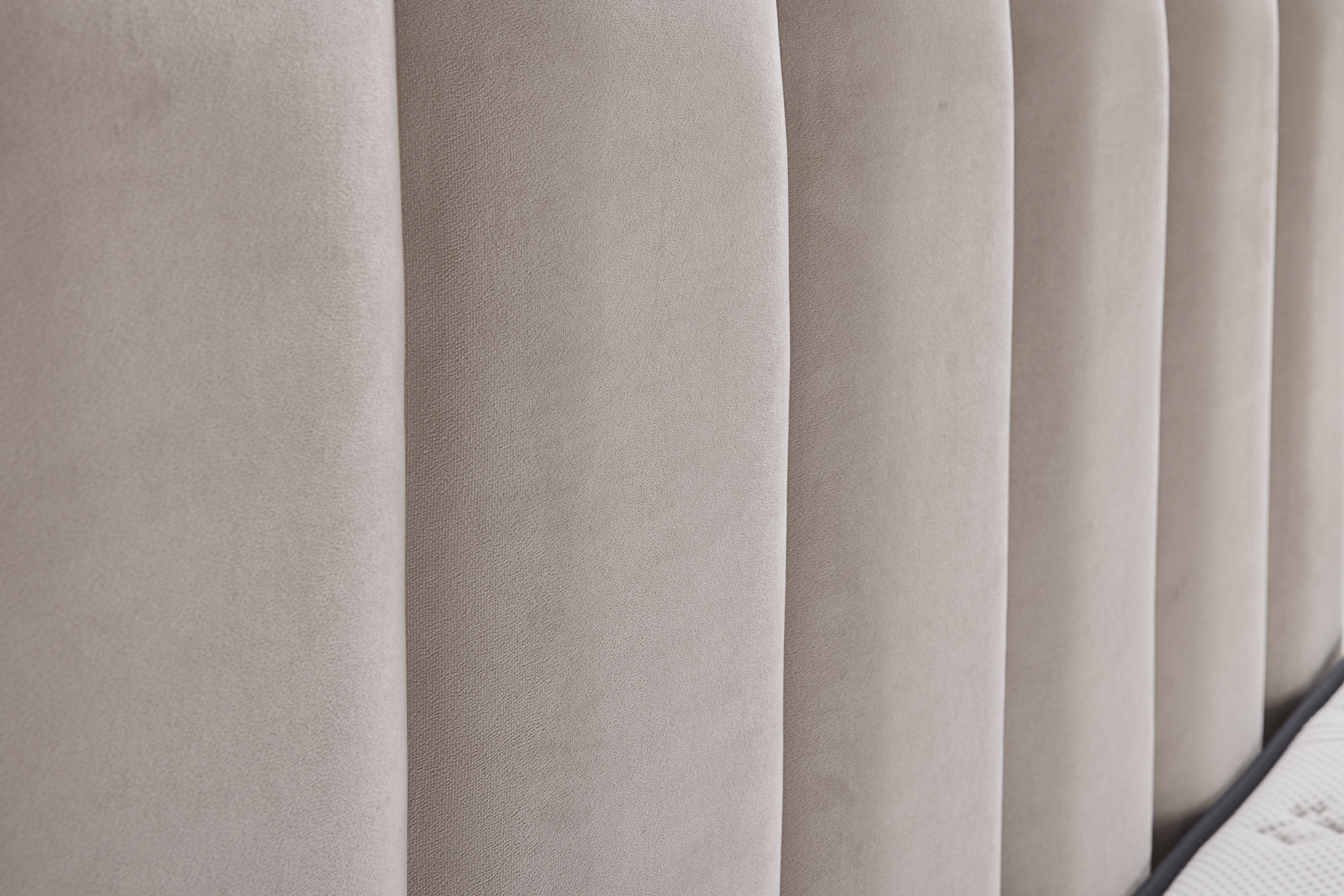 База с ракла и табла Yatsan Lisboa + матрак Virginia