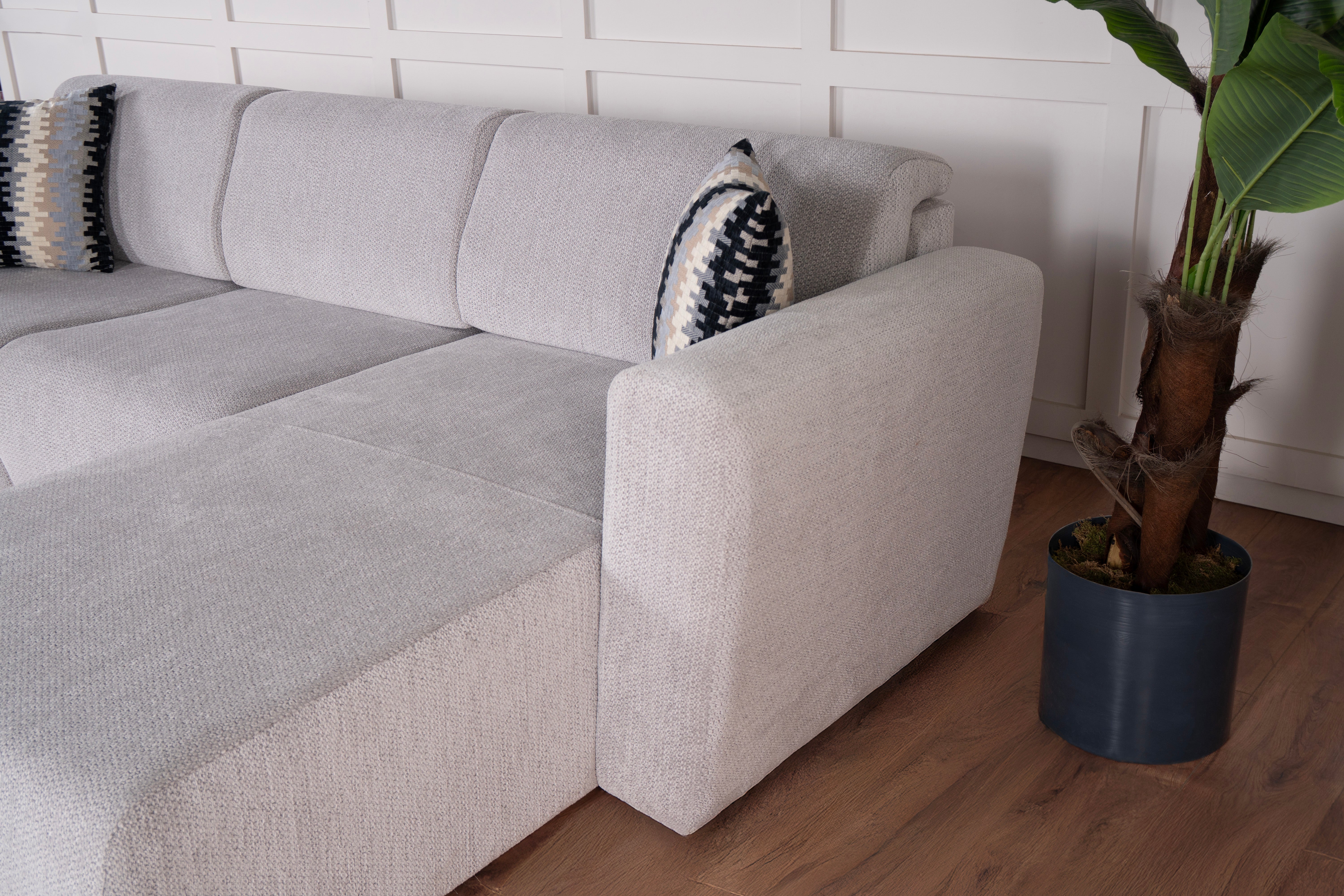 Ъглов разтегателен диван «Perry» + две декоративни възглавници, ширина 289см